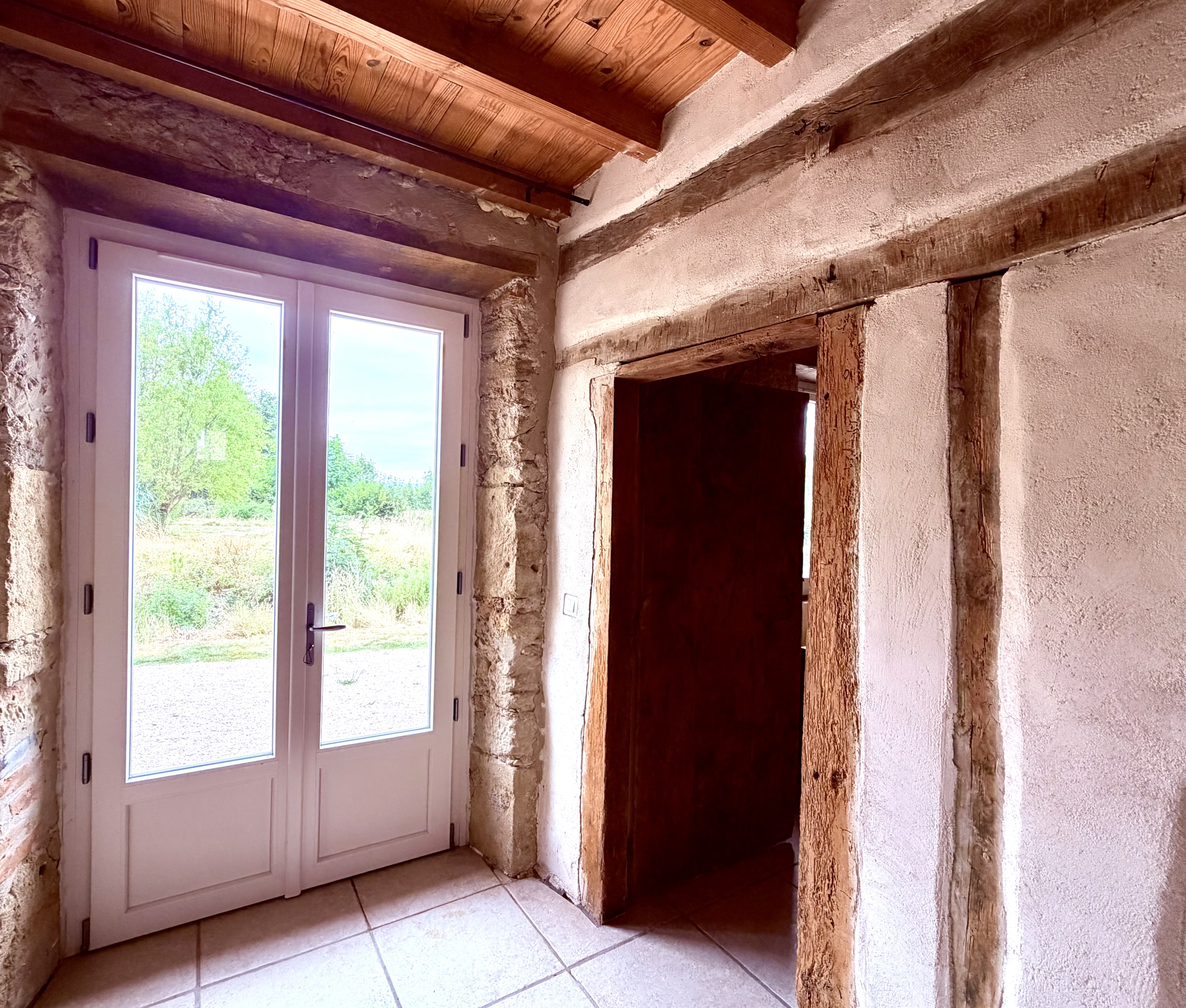 "Meadow Vista" For Sale Between Toulouse &amp; Tarbes, near the charming town of Boulogne sur Gesse, authentic u-shaped farmhouse dating back to the 1700s, recently renovated with care. Unique!... &pound; 590,000