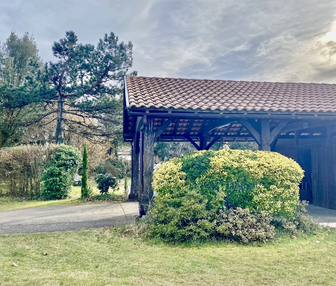 &ldquo;Airial Yachats&rdquo; For Sale at the heart of the Seignosse village, 5mn from the Hossegor &amp; Seignosse beaches and golf courses; authentic &ldquo;Airial Landais&rdquo; comprising of three separate buildings, set on 3000 sq. m. of beautiful wooded land with swimming pool&hellip; &pound; 1,050,000