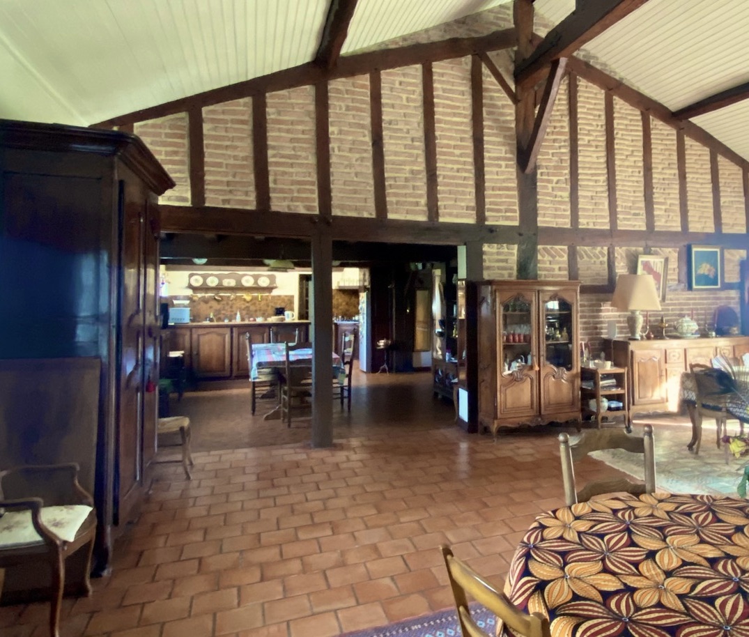&ldquo;Airial Yachats&rdquo; For Sale at the heart of the Seignosse village, 5mn from the Hossegor &amp; Seignosse beaches and golf courses; authentic &ldquo;Airial Landais&rdquo; comprising of three separate buildings, set on 3000 sq. m. of beautiful wooded land with swimming pool&hellip; &pound; 1,050,000