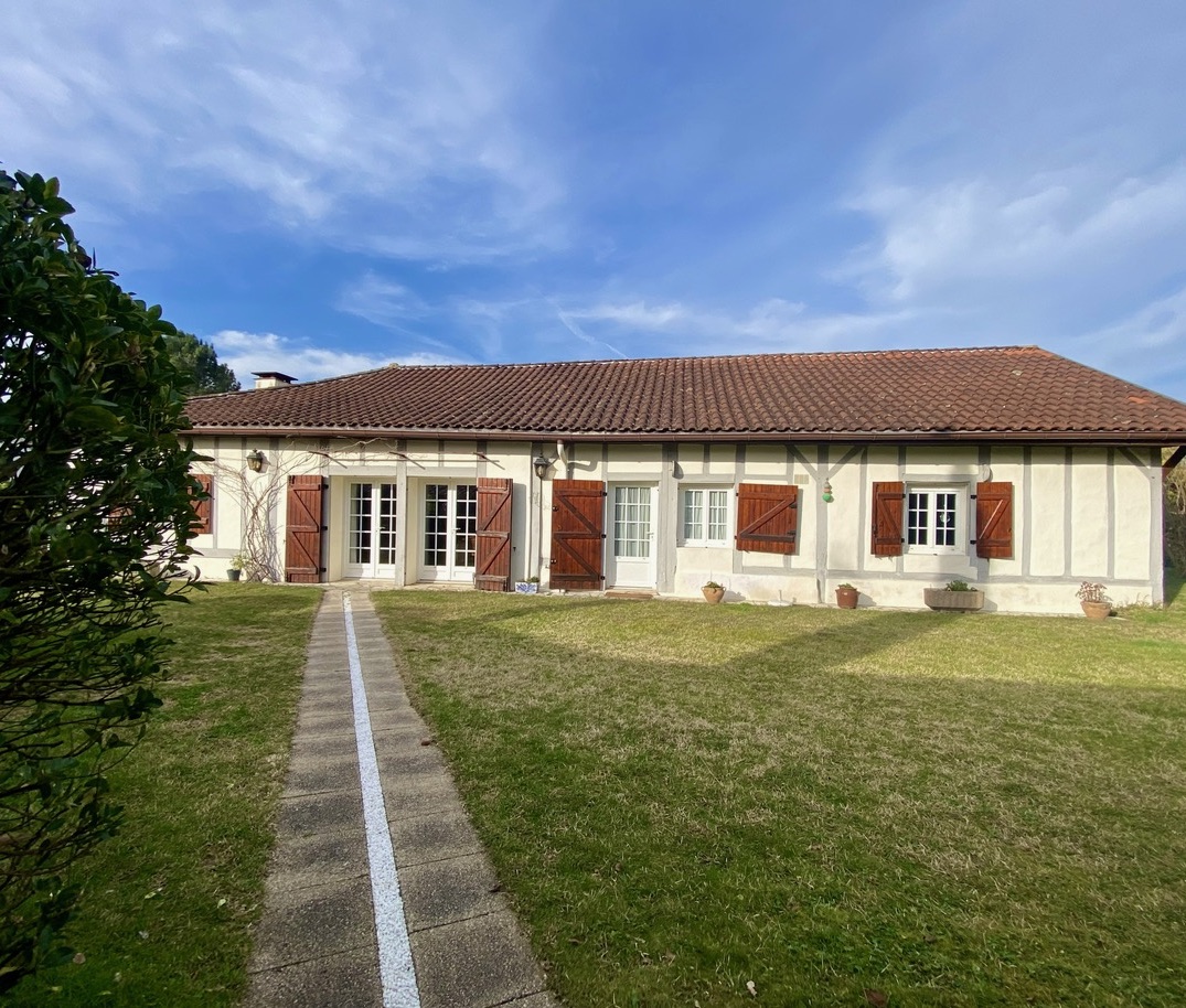 &ldquo;Airial Yachats&rdquo; For Sale at the heart of the Seignosse village, 5mn from the Hossegor &amp; Seignosse beaches and golf courses; authentic &ldquo;Airial Landais&rdquo; comprising of three separate buildings, set on 3000 sq. m. of beautiful wooded land with swimming pool&hellip; &pound; 1,050,000