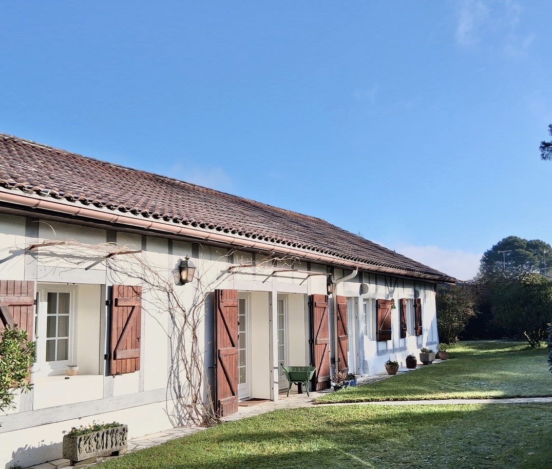 &ldquo;Airial Yachats&rdquo; For Sale at the heart of the Seignosse village, 5mn from the Hossegor &amp; Seignosse beaches and golf courses; authentic &ldquo;Airial Landais&rdquo; comprising of three separate buildings, set on 3000 sq. m. of beautiful wooded land with swimming pool&hellip; &pound; 1,050,000