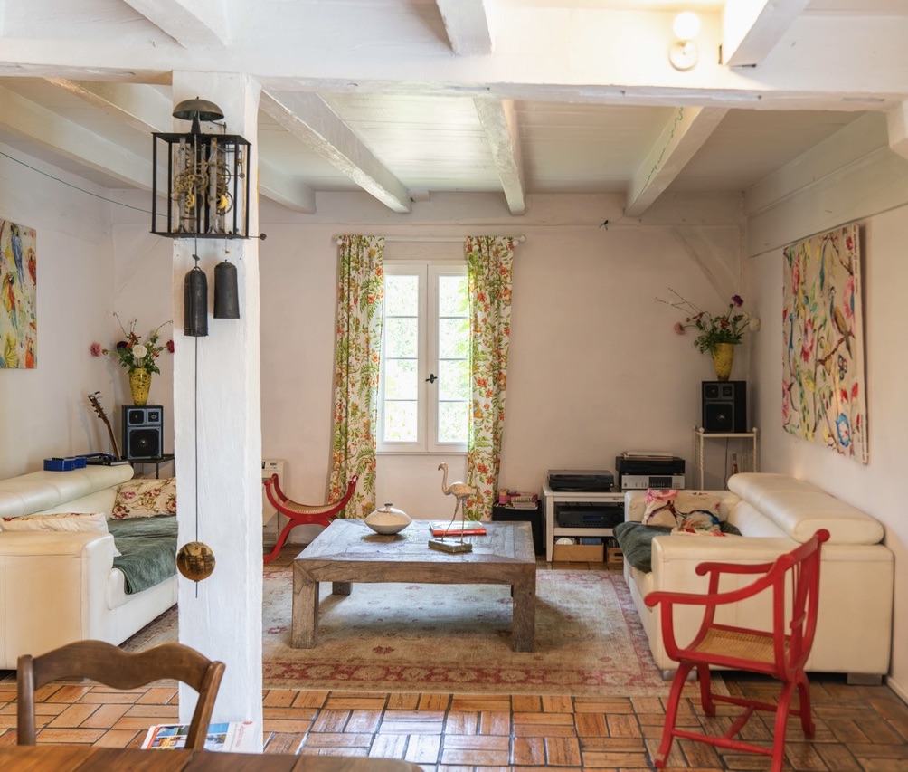 "Airial San Miguel" For Sale Sole Agent Saint Michel d'Escalus - 12km from beaches &amp; 15km from golf course, superb renovated farmhouse / character property on 8500 sq. m. of land comprising of original landaise farm house, sheepfold, artist workshop &amp; outbuildings; rare opportunity to live in a small village with preserved local traditions ; ideal for bed &amp; breakfast. Quiet &amp; peaceful ... &pound;821,000.