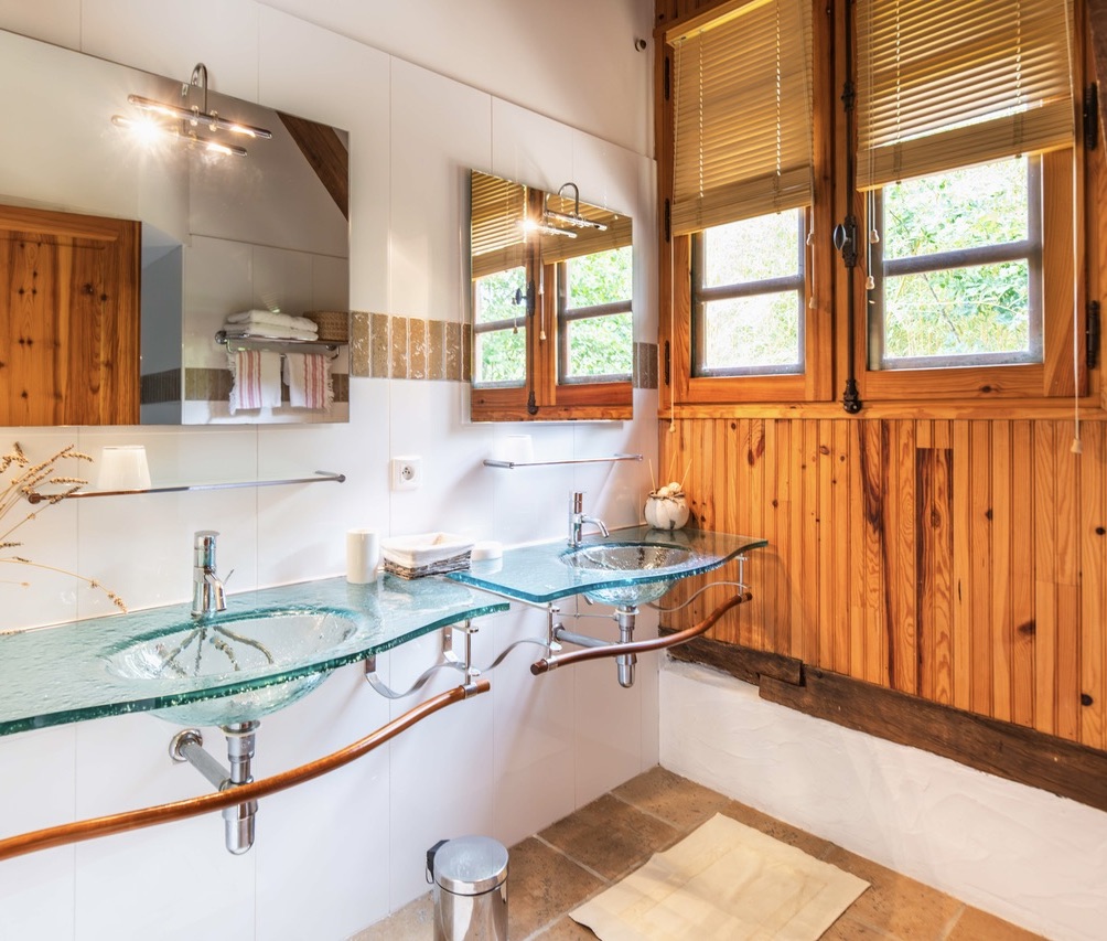 "Airial San Miguel" For Sale Sole Agent Saint Michel d'Escalus - 12km from beaches &amp; 15km from golf course, superb renovated farmhouse / character property on 8500 sq. m. of land comprising of original landaise farm house, sheepfold, artist workshop &amp; outbuildings; rare opportunity to live in a small village with preserved local traditions ; ideal for bed &amp; breakfast. Quiet &amp; peaceful ... &pound;821,000.
