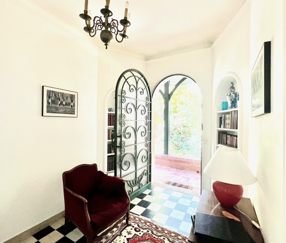 "Pasatiempo Historic Home" For Sale Hossegor Center / Golf, unobstructed views of the fairway, 3/4 bedroom 3 bath villa complete with garage, workshop &amp; cellar; set on 2500 sq. m. of land, in need of some refurbishment... &pound; 2,520,000
