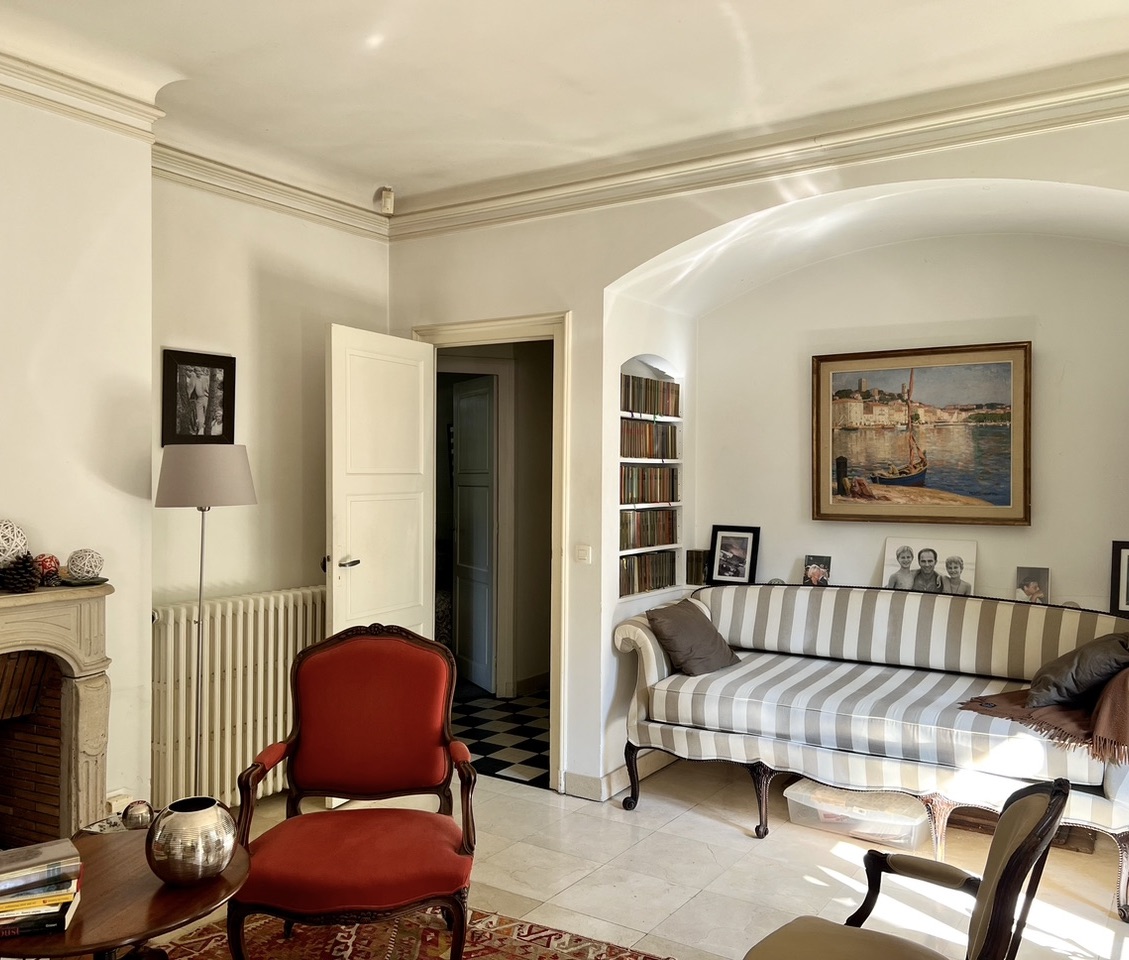 "Pasatiempo Historic Home" For Sale Hossegor Center / Golf, unobstructed views of the fairway, 3/4 bedroom 3 bath villa complete with garage, workshop &amp; cellar; set on 2500 sq. m. of land, in need of some refurbishment... &pound; 2,520,000