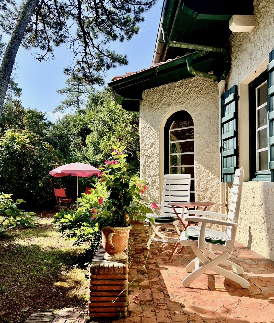 "Pasatiempo Historic Home" For Sale Hossegor Center / Golf, unobstructed views of the fairway, 3/4 bedroom 3 bath villa complete with garage, workshop &amp; cellar; set on 2500 sq. m. of land, in need of some refurbishment... &pound; 2,520,000