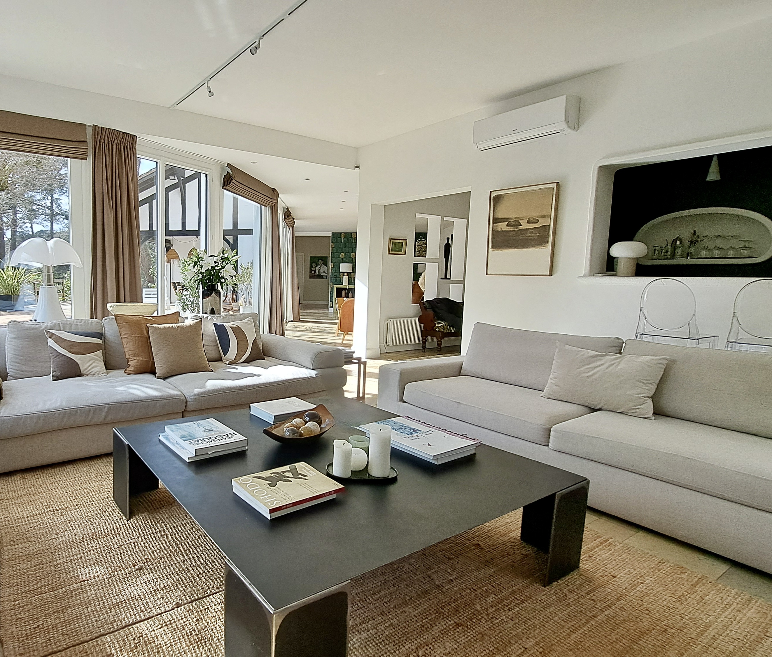 "River Ridge Golf Mansion" For Sale Hossegor Golf / Superb Views, wonderful hossegor-style landaise villa extending to circa 240 sq. m., 5 bed / 4 bath, garage &amp; outbuildings, on wooded and landscaped garden complete with terraces and decks... &pound; 2,638,000&nbsp;