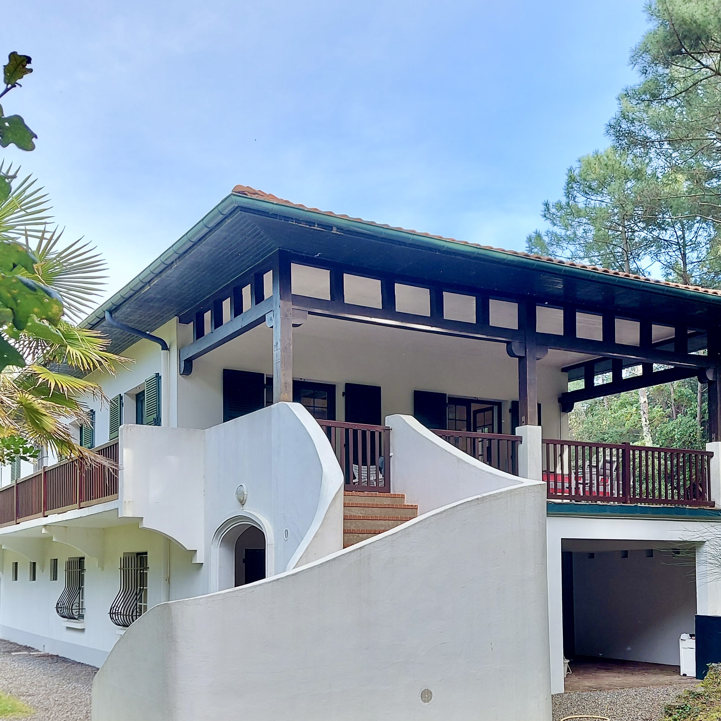 &ldquo;West Riviera Beach Estate&rdquo; For Sale&nbsp; Hossegor Between Lake &amp; Ocean, incredibly quiet, superb 7 bed / 3 bath villa &nbsp;on 3000 sq. m. of garden&hellip; &pound; 2,590,000.&nbsp;