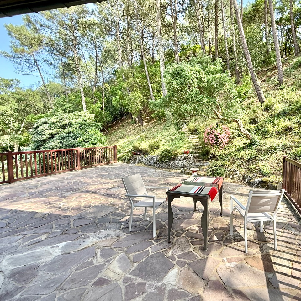 &ldquo;West Riviera Beach Estate&rdquo; For Sale&nbsp; Hossegor Between Lake &amp; Ocean, incredibly quiet, superb 7 bed / 3 bath villa &nbsp;on 3000 sq. m. of garden&hellip; &pound; 2,590,000.&nbsp;