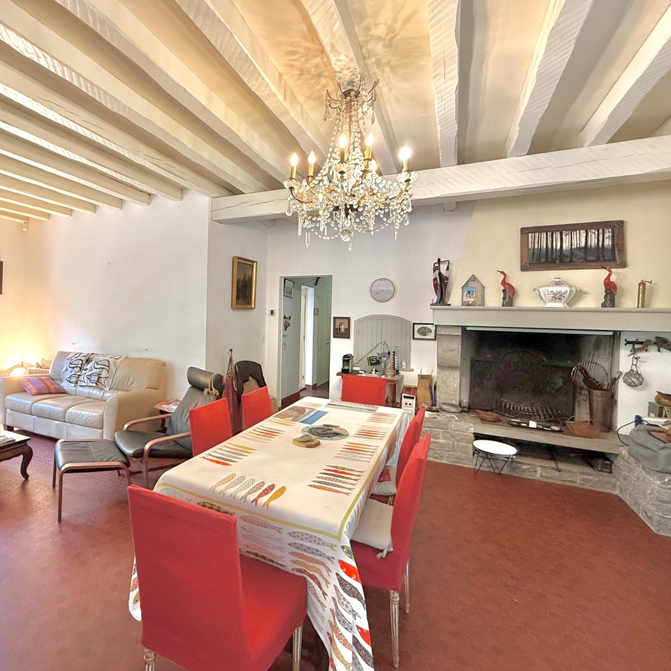 &ldquo;West Riviera Beach Estate&rdquo; For Sale&nbsp; Hossegor Between Lake &amp; Ocean, incredibly quiet, superb 7 bed / 3 bath villa &nbsp;on 3000 sq. m. of garden&hellip; &pound; 2,590,000.&nbsp;