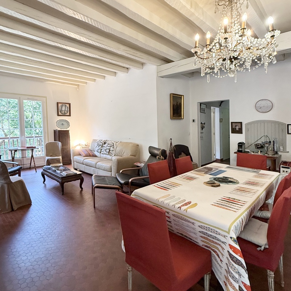 &ldquo;West Riviera Beach Estate&rdquo; For Sale&nbsp; Hossegor Between Lake &amp; Ocean, incredibly quiet, superb 7 bed / 3 bath villa &nbsp;on 3000 sq. m. of garden&hellip; &pound; 2,590,000.&nbsp;