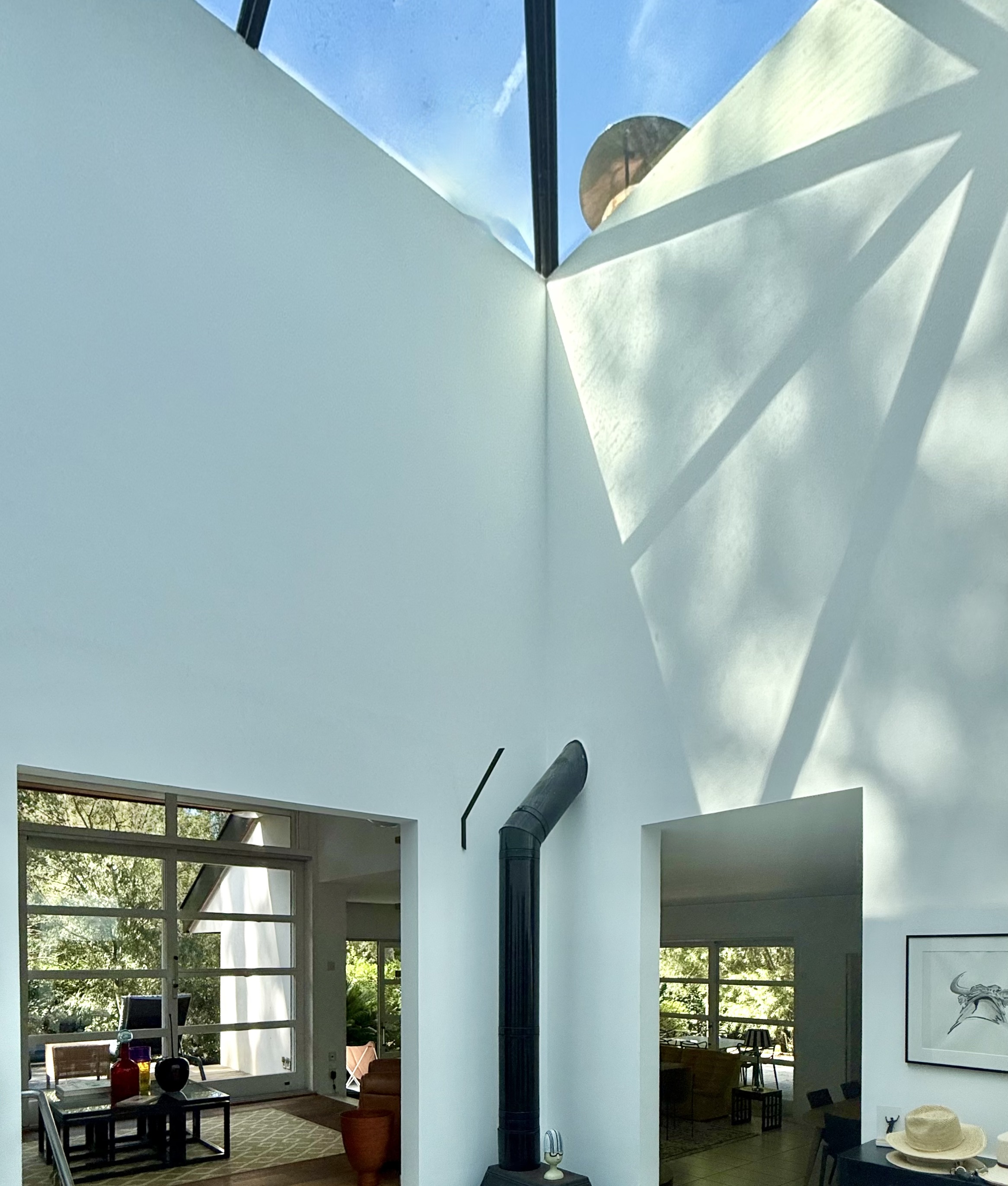 &ldquo;Carmel by the Sea Modern Estate&rdquo; For Sale Hossegor, in a quiet and residential area only 1km away from shops and amenities, elegant single-level 4 bed / 3 bath villa boasting contemporary &amp; timeless style&hellip; &pound; 1,527,000