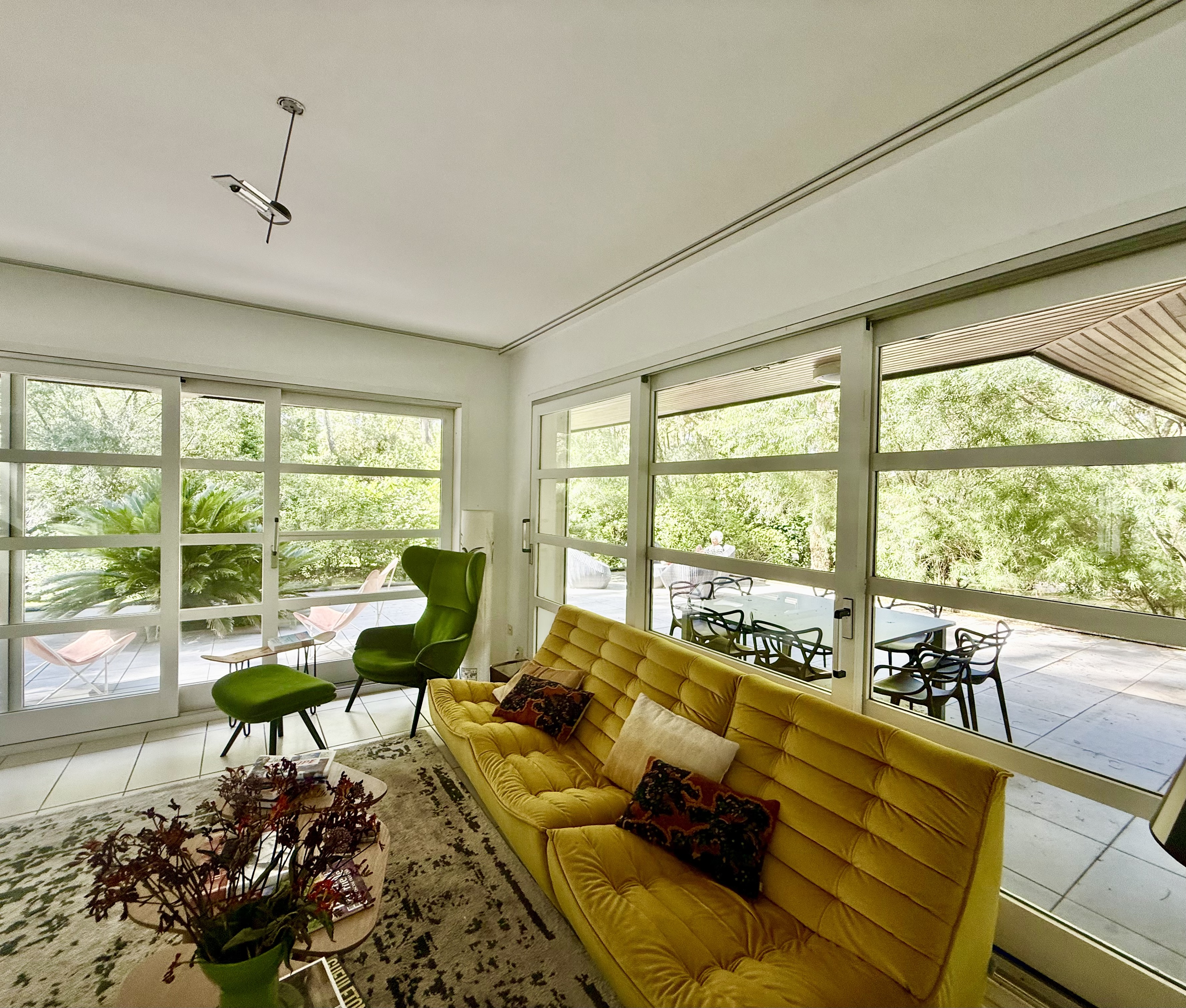 &ldquo;Carmel by the Sea Modern Estate&rdquo; For Sale Hossegor, in a quiet and residential area only 1km away from shops and amenities, elegant single-level 4 bed / 3 bath villa boasting contemporary &amp; timeless style&hellip; &pound; 1,527,000