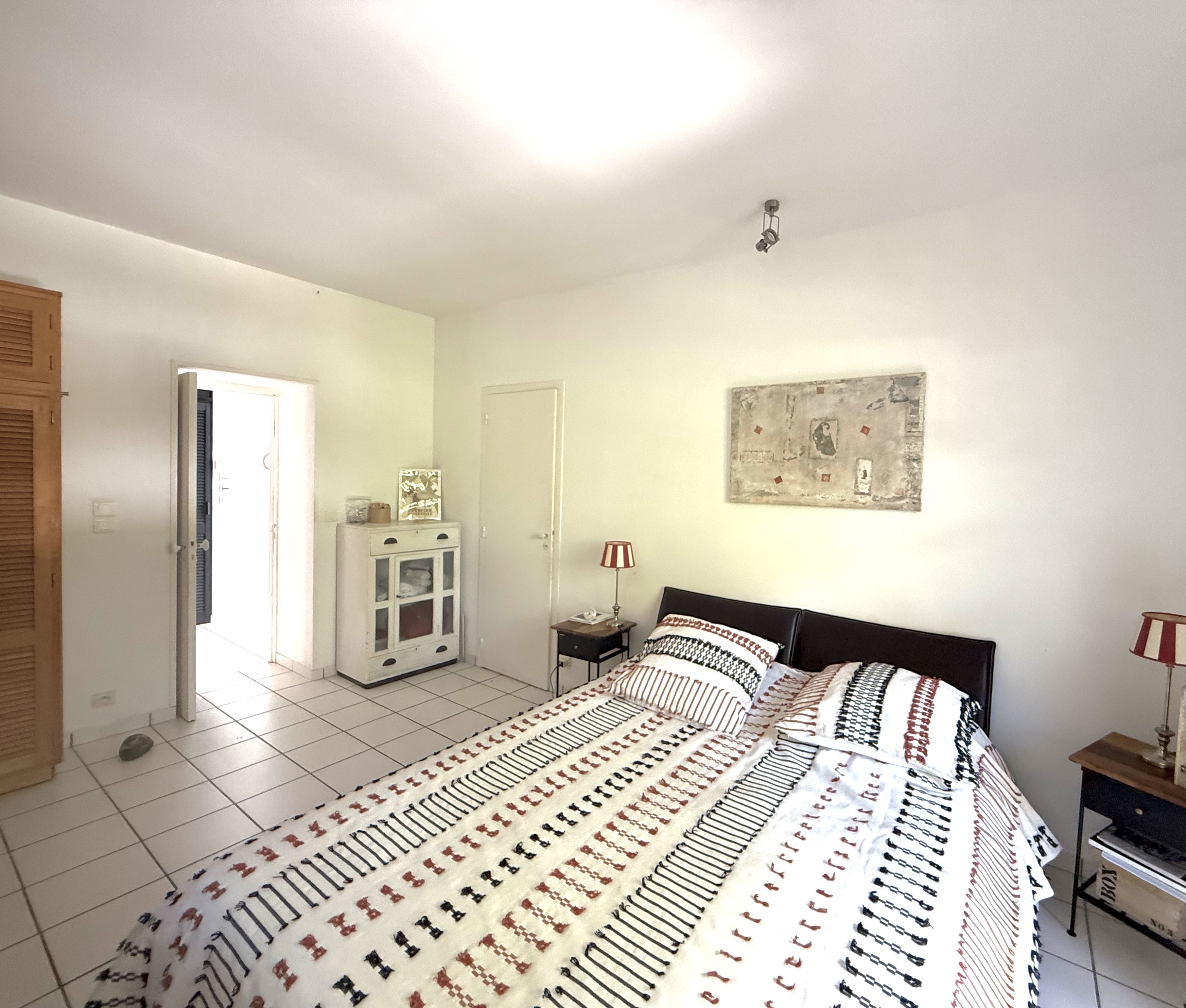 &ldquo;Carmel by the Sea Modern Estate&rdquo; For Sale Hossegor, in a quiet and residential area only 1km away from shops and amenities, elegant single-level 4 bed / 3 bath villa boasting contemporary &amp; timeless style&hellip; &pound; 1,527,000
