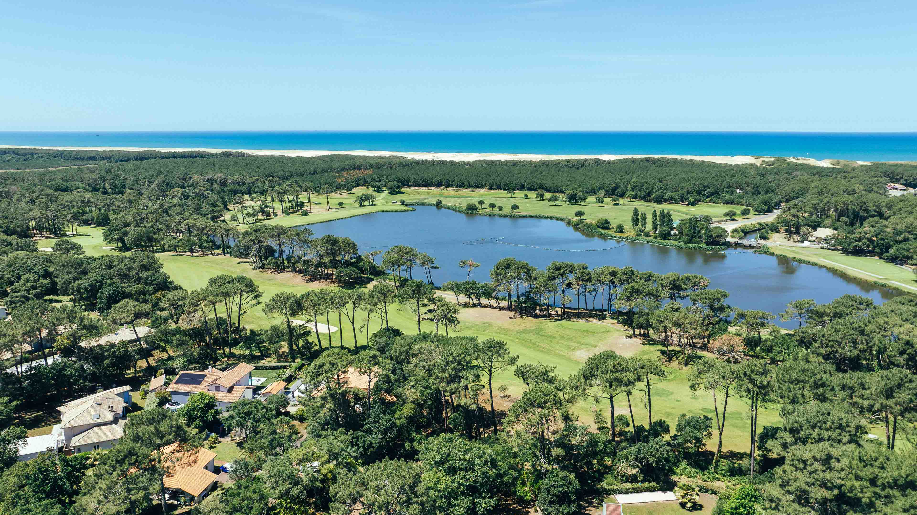 "Rancho Solana Golf Beach House" For Sale Exclusive Sales Mandate Golf de Pinsolle / Soustons Beach, 10km from Hossegor, 3 bed &amp; mezzanine / 2 bath villa on 1500 sq. m. of land boasting direct access to the fairway and the beach via the golfcourse pathway; very quiet, rare opportunity!...
&pound; 710,000