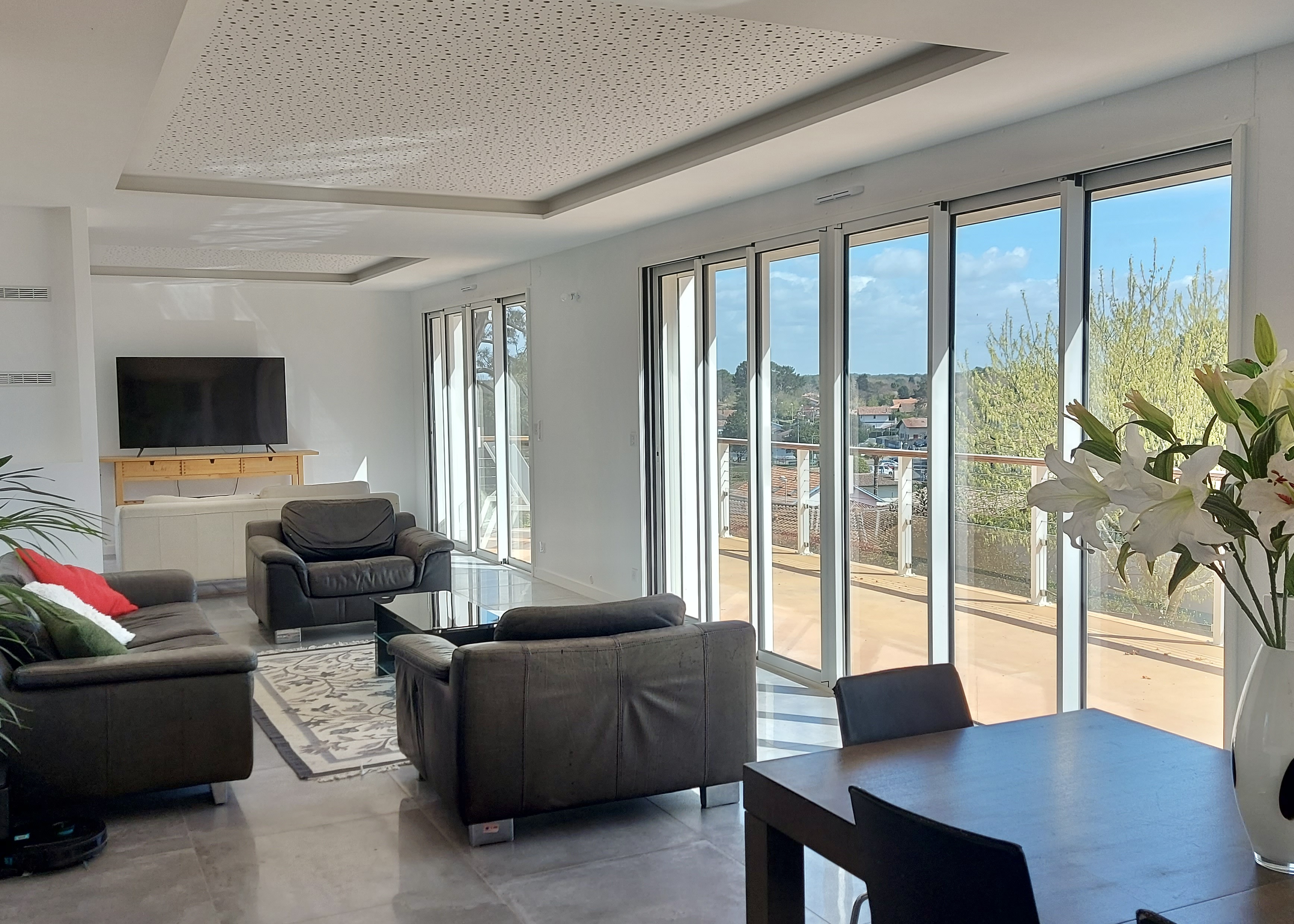 &ldquo;GoodYear Lodge&rdquo; For Sale 4km Hossegor, golf &amp; beaches by bicycle, unique and original property comprising of 3 newly refurbished villas on 3500 sq. m. of land with heated swimming pool - absolute must see!&hellip; &pound; 2,750000