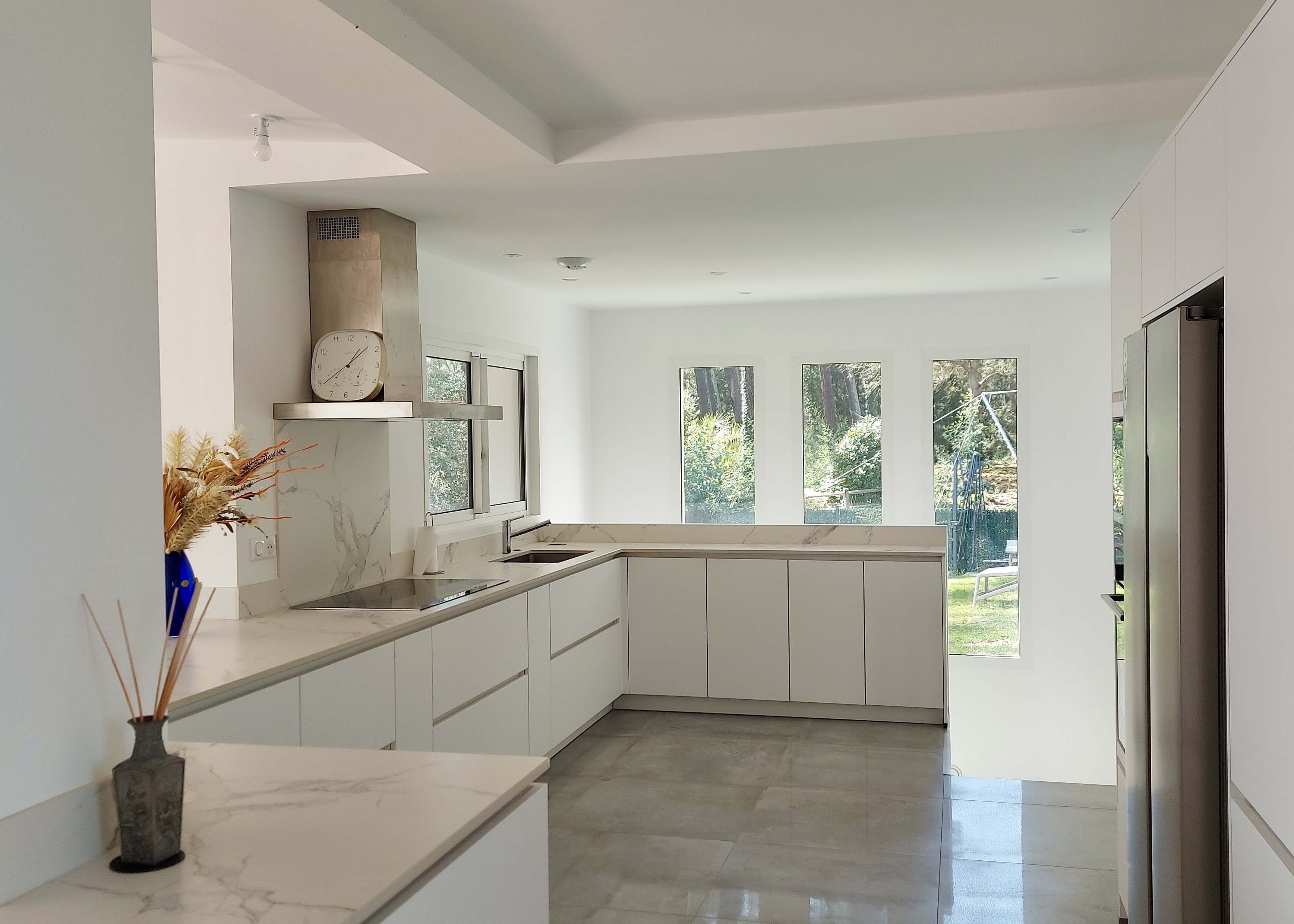 &ldquo;GoodYear Lodge&rdquo; For Sale 4km Hossegor, golf &amp; beaches by bicycle, unique and original property comprising of 3 newly refurbished villas on 3500 sq. m. of land with heated swimming pool - absolute must see!&hellip; &pound; 2,750000