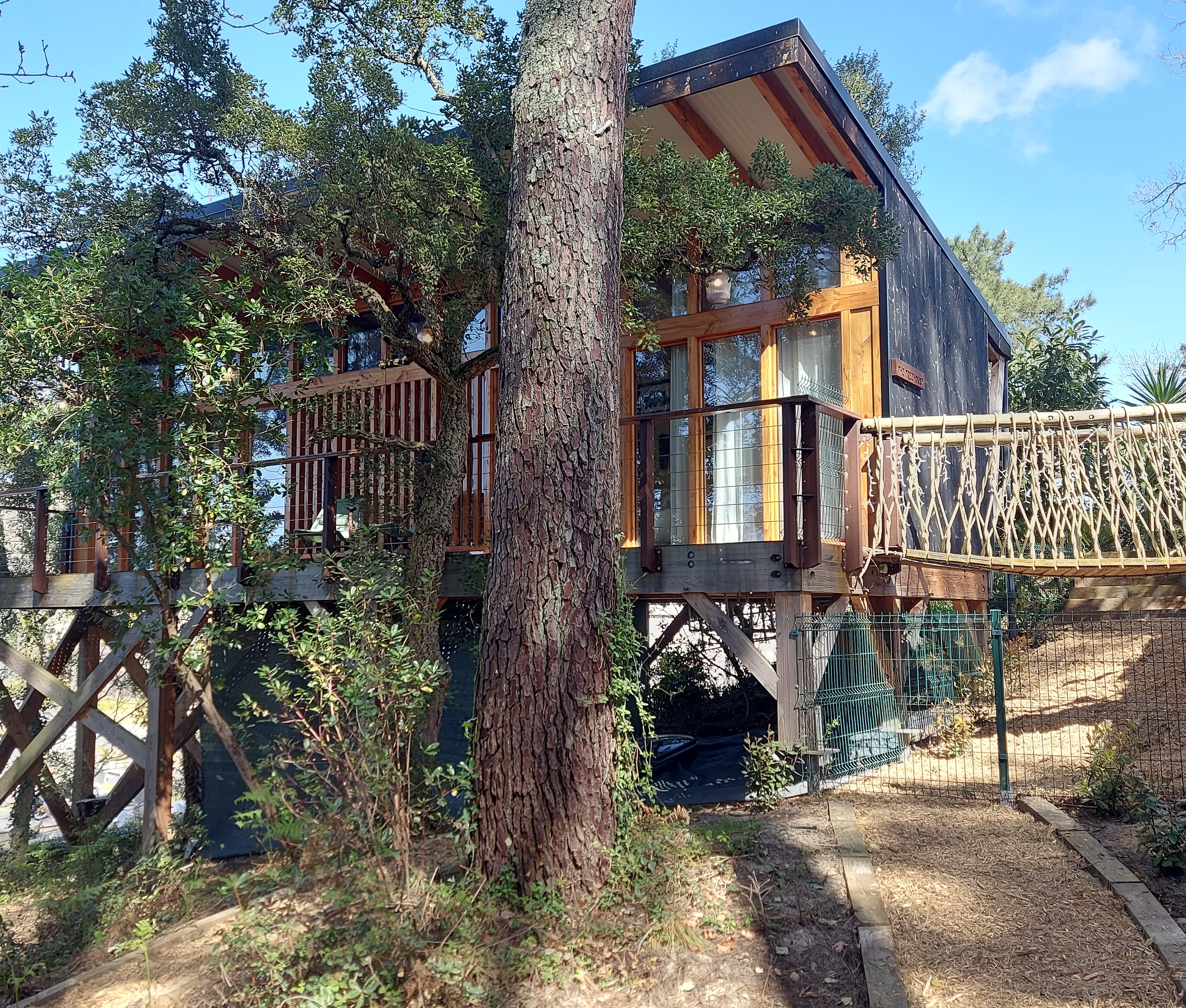 &ldquo;GoodYear Lodge&rdquo; For Sale 4km Hossegor, golf &amp; beaches by bicycle, unique and original property comprising of 3 newly refurbished villas on 3500 sq. m. of land with heated swimming pool - absolute must see!&hellip; &pound; 2,750000