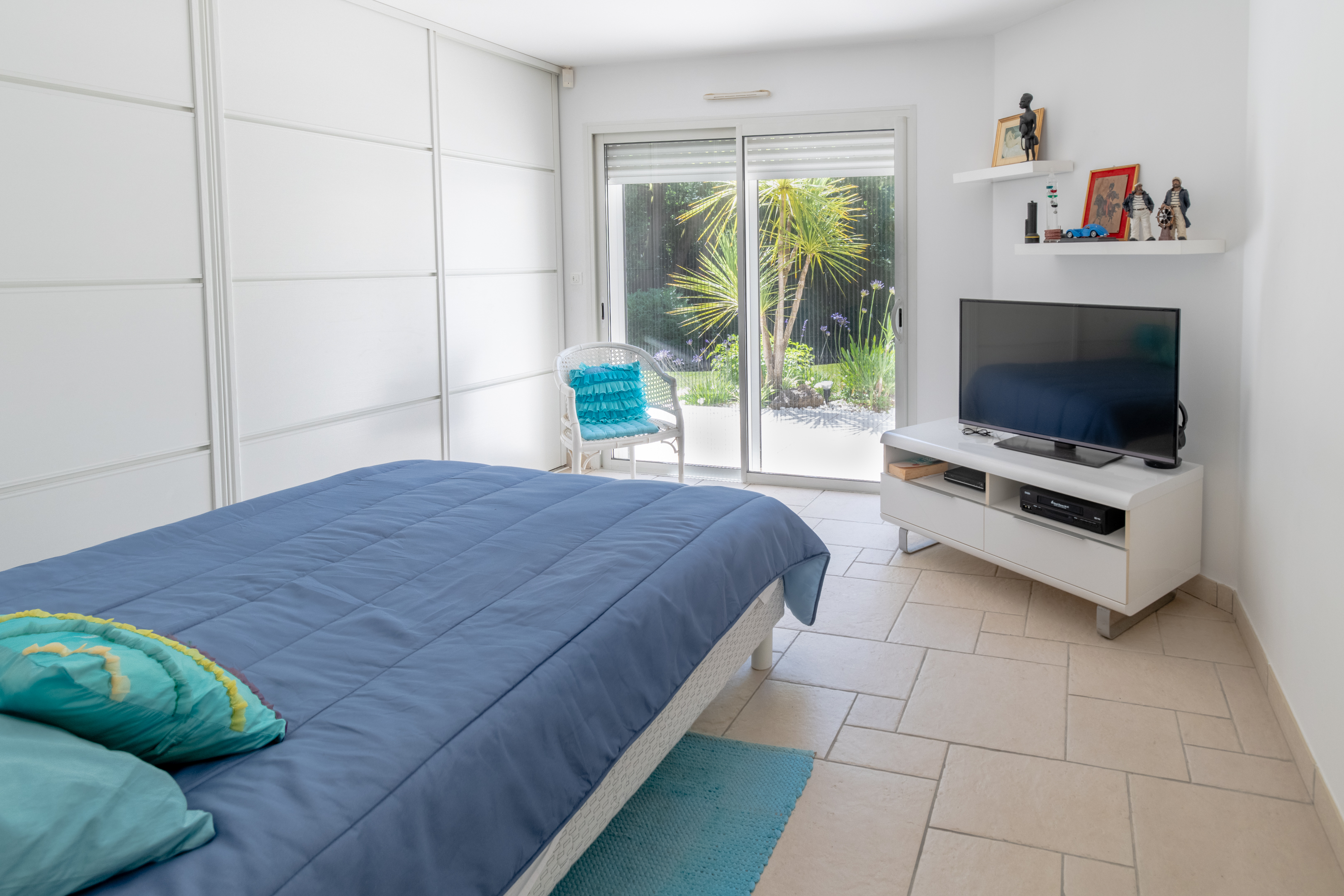 &ldquo;Atherton Modern Oasis&rdquo; For Sale 4km Hossegor &amp; Seignosse Beaches, quiet and private location, superb 5 bed / 3 bath contemporary gem, tons of natural light &amp; 4000 sq. m. of beautifully landscaped garden&hellip; &pound; 1,460,000.&nbsp;