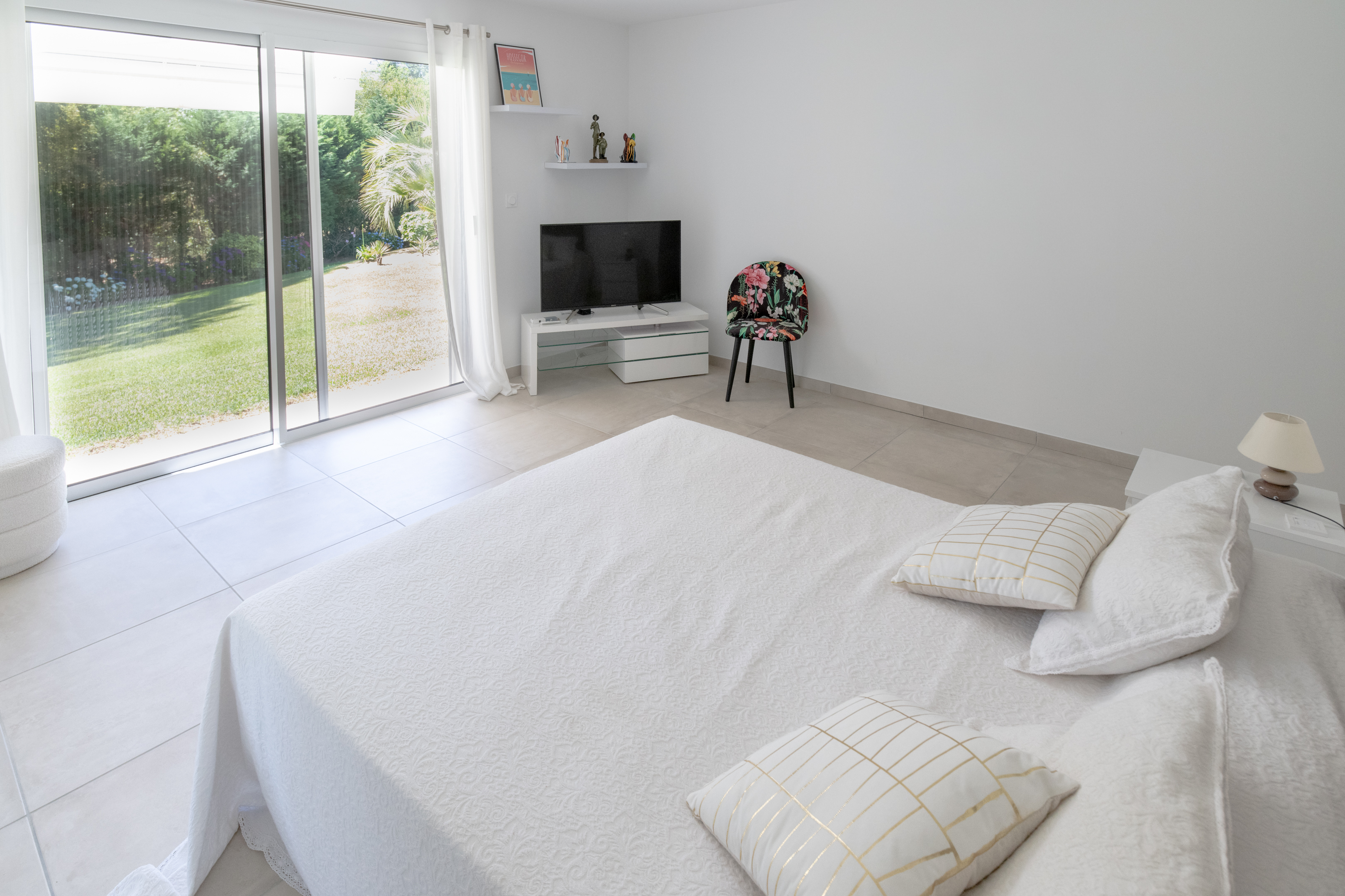 &ldquo;Atherton Modern Oasis&rdquo; A Vendre 4km Plages Hossegor &amp; Seignosse, situation calme et intimiste, somptueuse villa contemporaine 5ch / 3 bains, espace &amp; clart&eacute;, superbe parc paysager 4000m2&hellip; 1.690.000&euro;