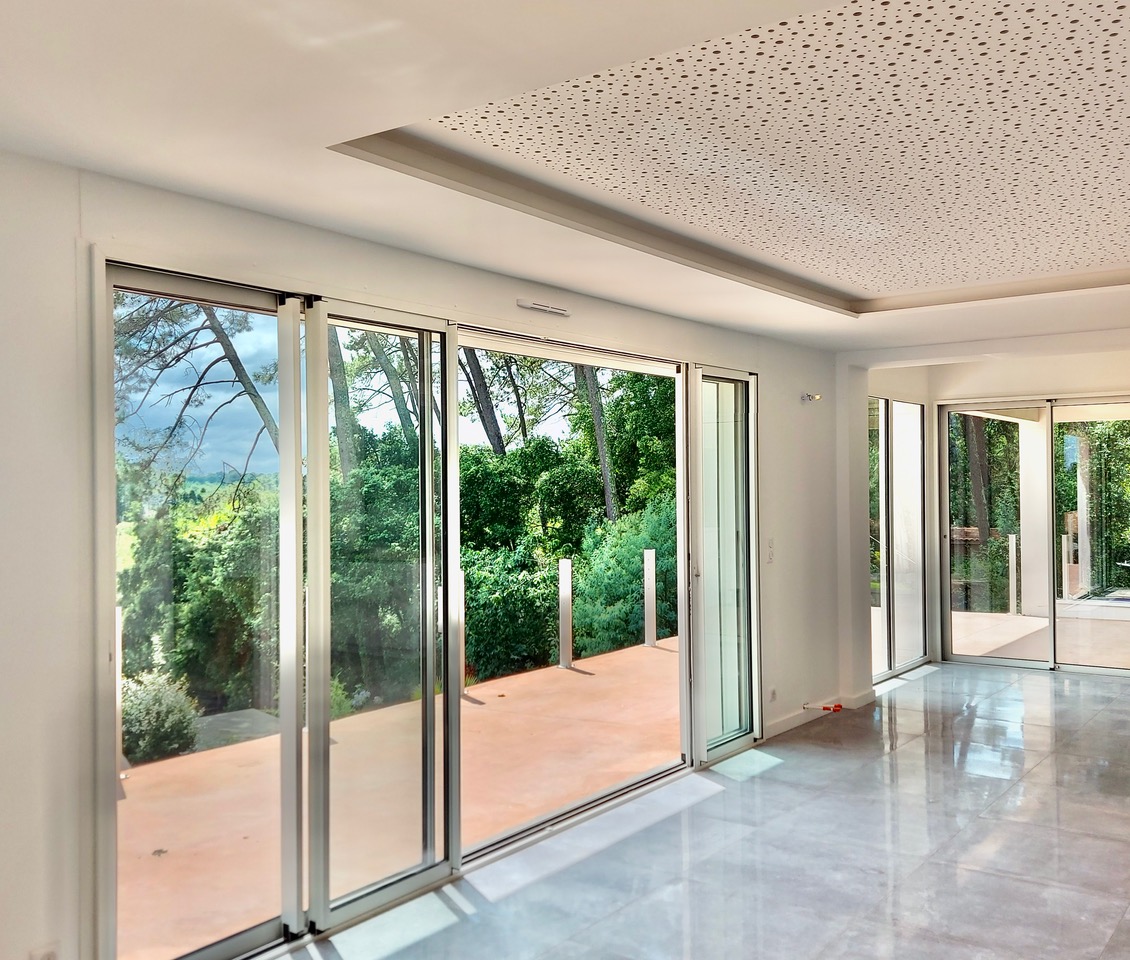 &ldquo;GoodYear Lodge&rdquo; For Sale 4km Hossegor, golf &amp; beaches by bicycle, unique and original property comprising of 3 newly refurbished villas on 3500 sq. m. of land with heated swimming pool - absolute must see!&hellip; &pound; 2,750000