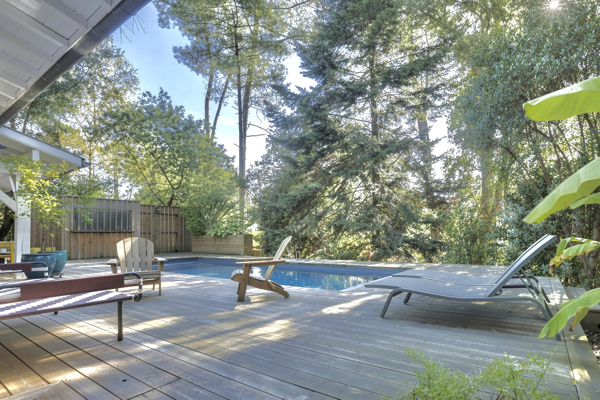 "Malibu Farm" For Sale Seignosse - Hossegor, recently renovated 4 bed / 3 bath villa marrying wood &amp; glass in West Coast spirit, boasting heated swimming pool... &pound; 1,988,000