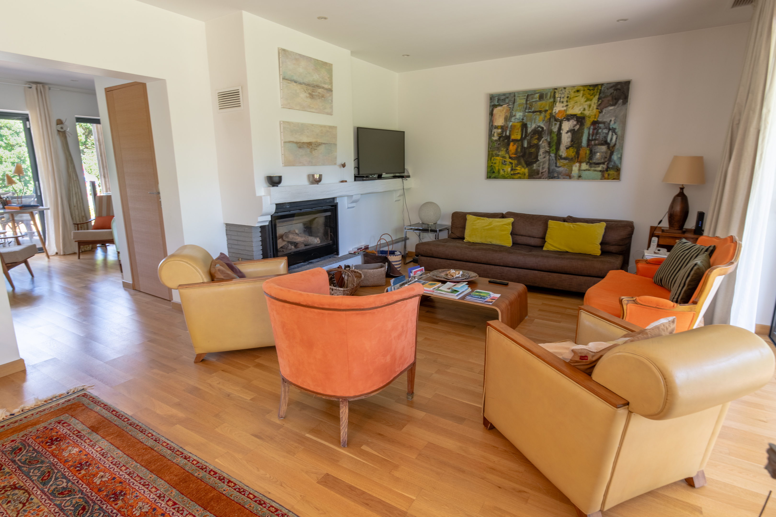 "Lake Tahoe Estate" For Sale Leon 7KM from the beach, close to all amenities, lake &amp; forest, Moliets Golf Course - superb contemporary 4 bed / 5 bath villa with swimming pool &amp; annex nested on circa 3800 sq. m. of land... &pound; 1,075,000