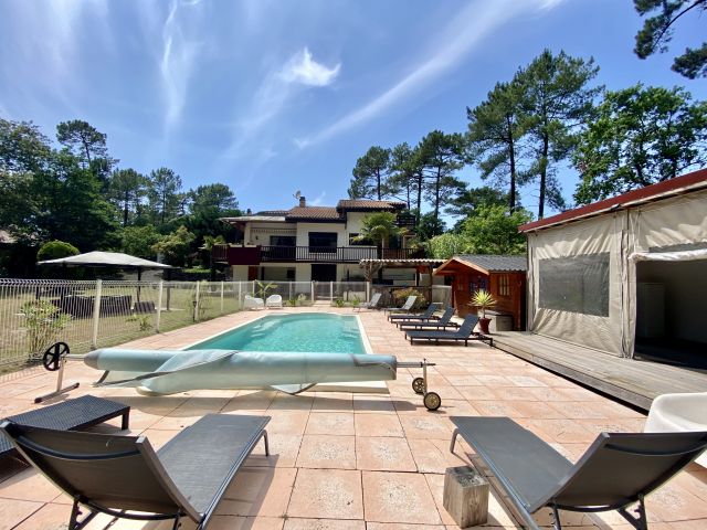 "Sand Harbor Beach Estate" For Sale Seignosse, Beaches by Foot / 5mn drive to Golf Course, in quiet &amp; peaceful surroundings, comfortable 6 bed / 6 bath villa on 1950 sq. m. of land with heated swimming pool amidst the pine forest... &pound;1,225,000
