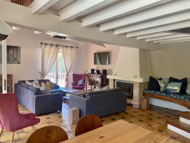 "Sand Harbor Beach Estate" For Sale Seignosse, Beaches by Foot / 5mn drive to Golf Course, in quiet &amp; peaceful surroundings, comfortable 6 bed / 6 bath villa on 1950 sq. m. of land with heated swimming pool amidst the pine forest... &pound;1,225,000