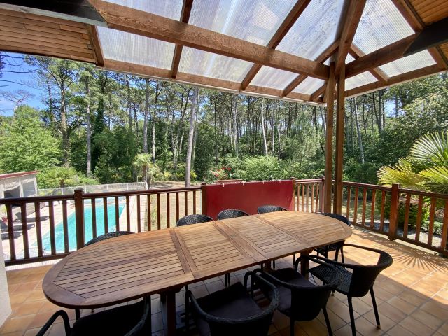 "Sand Harbor Beach Estate" For Sale Seignosse, Beaches by Foot / 5mn drive to Golf Course, in quiet &amp; peaceful surroundings, comfortable 6 bed / 6 bath villa on 1950 sq. m. of land with heated swimming pool amidst the pine forest... &pound;1,225,000
