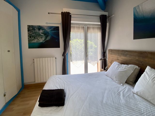 "Sand Harbor Beach Estate" For Sale Seignosse, Beaches by Foot / 5mn drive to Golf Course, in quiet &amp; peaceful surroundings, comfortable 6 bed / 6 bath villa on 1950 sq. m. of land with heated swimming pool amidst the pine forest... &pound;1,225,000