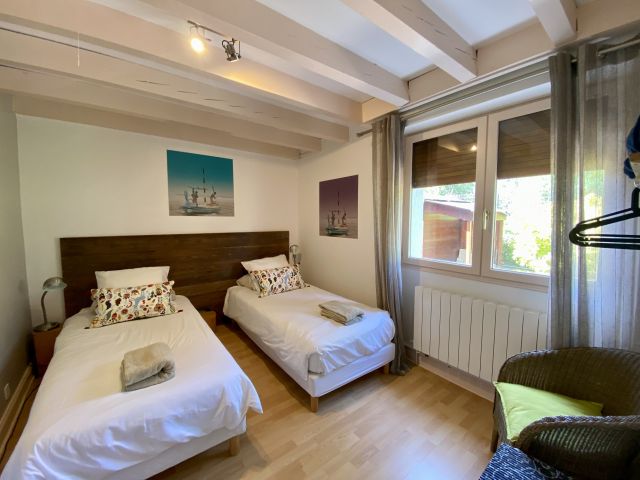 "Sand Harbor Beach Estate" For Sale Seignosse, Beaches by Foot / 5mn drive to Golf Course, in quiet &amp; peaceful surroundings, comfortable 6 bed / 6 bath villa on 1950 sq. m. of land with heated swimming pool amidst the pine forest... &pound;1,225,000