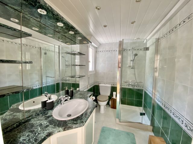 "Sand Harbor Beach Estate" For Sale Seignosse, Beaches by Foot / 5mn drive to Golf Course, in quiet &amp; peaceful surroundings, comfortable 6 bed / 6 bath villa on 1950 sq. m. of land with heated swimming pool amidst the pine forest... &pound;1,225,000