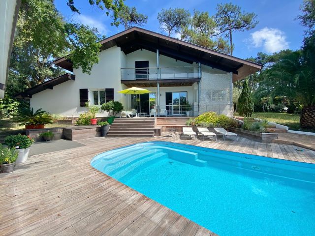 SOLD BY OUR TEAM - "Santa Barbara Beach House" Seignosse Ocean &amp; Golf, walking distance to the beach and in quiet surroundings, lovely 4 bed / 3 bath villa including contemporary finishings, heated swimming pool &amp; terraces...