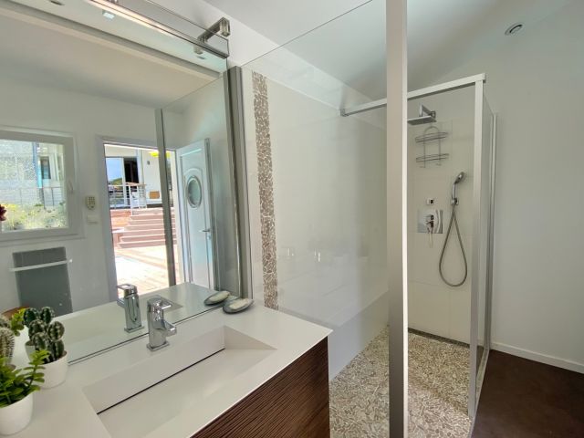 SOLD BY OUR TEAM - "Santa Barbara Beach House" Seignosse Ocean &amp; Golf, walking distance to the beach and in quiet surroundings, lovely 4 bed / 3 bath villa including contemporary finishings, heated swimming pool &amp; terraces...