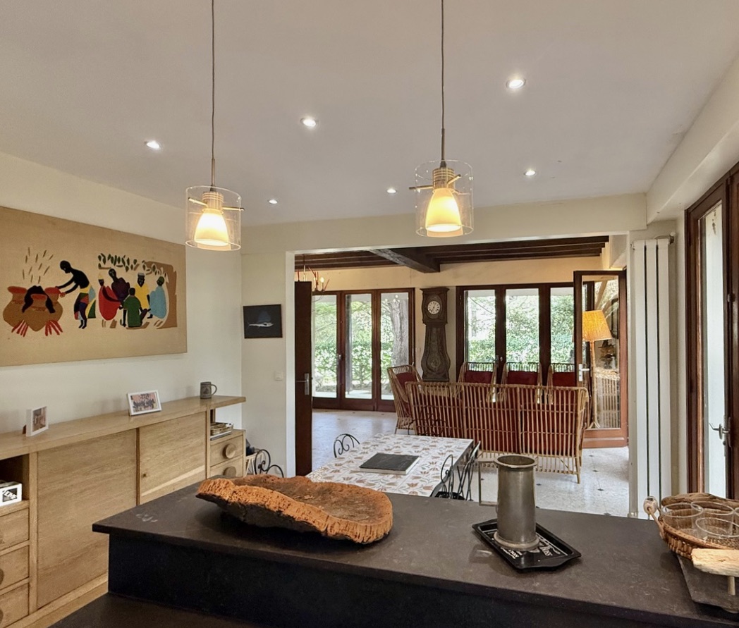 &ldquo;Wood Creek Beach House&rdquo; For Sale Seignosse Ocean by the beach, quiet location, 8 bed / 4 bath villa on 1000 sq. m. of wooded land with swimming pool; excellent rental potential if desired&hellip; &pound; 1,115,000.&nbsp;