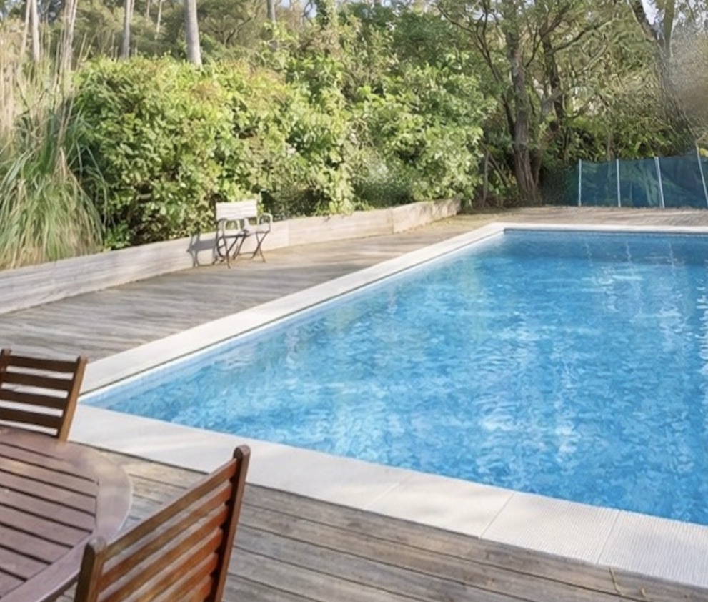 &ldquo;Wood Creek Beach House&rdquo; For Sale Seignosse Ocean by the beach, quiet location, 8 bed / 4 bath villa on 1000 sq. m. of wooded land with swimming pool; excellent rental potential if desired&hellip; &pound; 1,115,000.&nbsp;