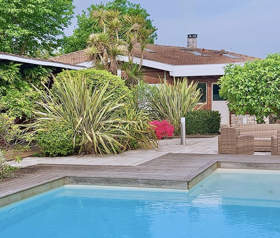 "Cachuma Lake House" For Sale Soustons Near Lake &amp; Shops, in very quiet surroundings,cleverly designed 227 sq. m. wooden home with heated swimming pool, set on 2000 sq. m. of land... &pound; 865,000.&nbsp;