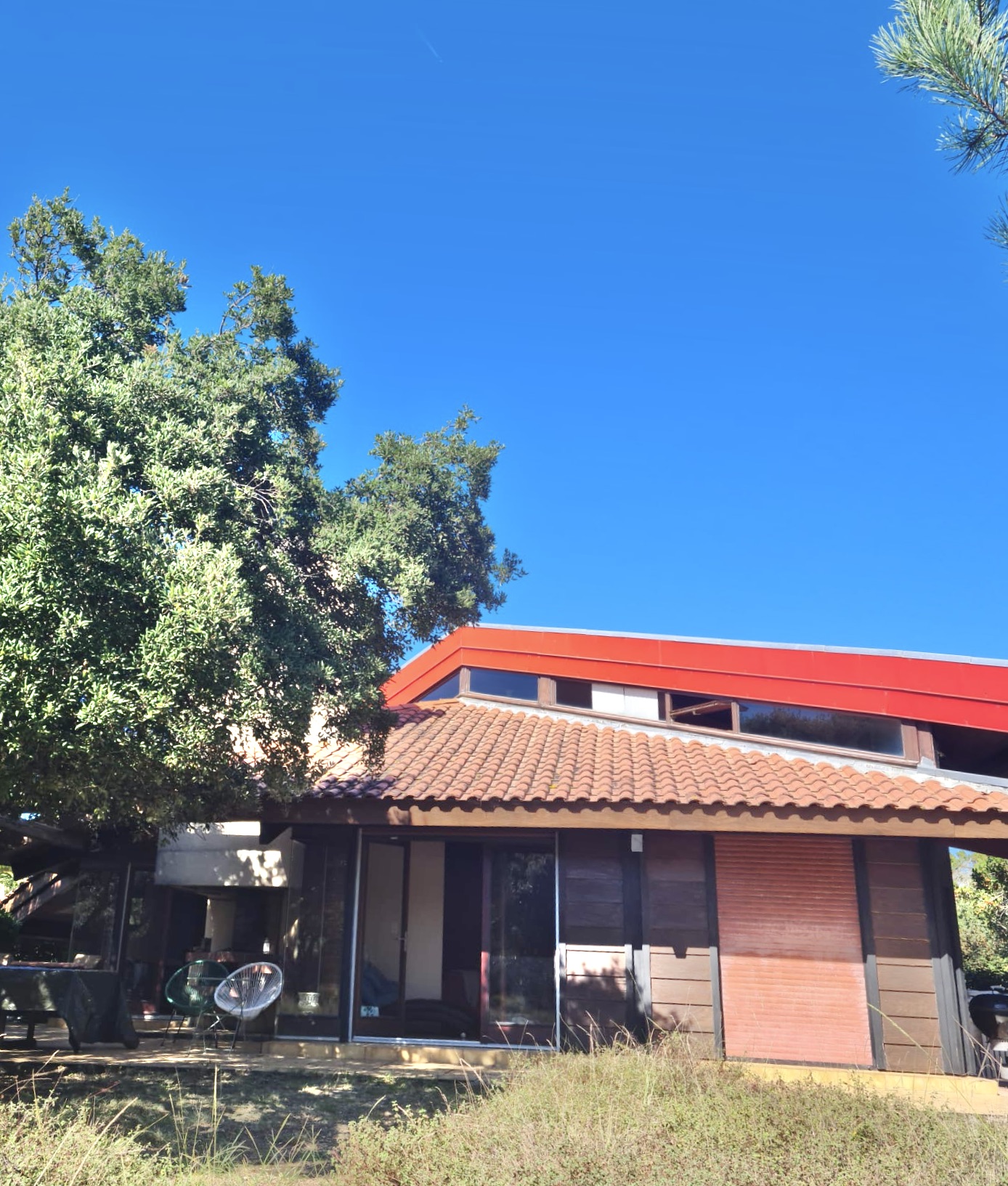 &nbsp;Just Sold,by our Team-&nbsp; "Gaviota Beach House", Exclusive Sales Mandate Hossegor Between Lake &amp; Ocean, comfortable 4/5 bed family home on 1650 sq. m. of wooded land. Quiet architect-designed retreat, original &amp; intimist.