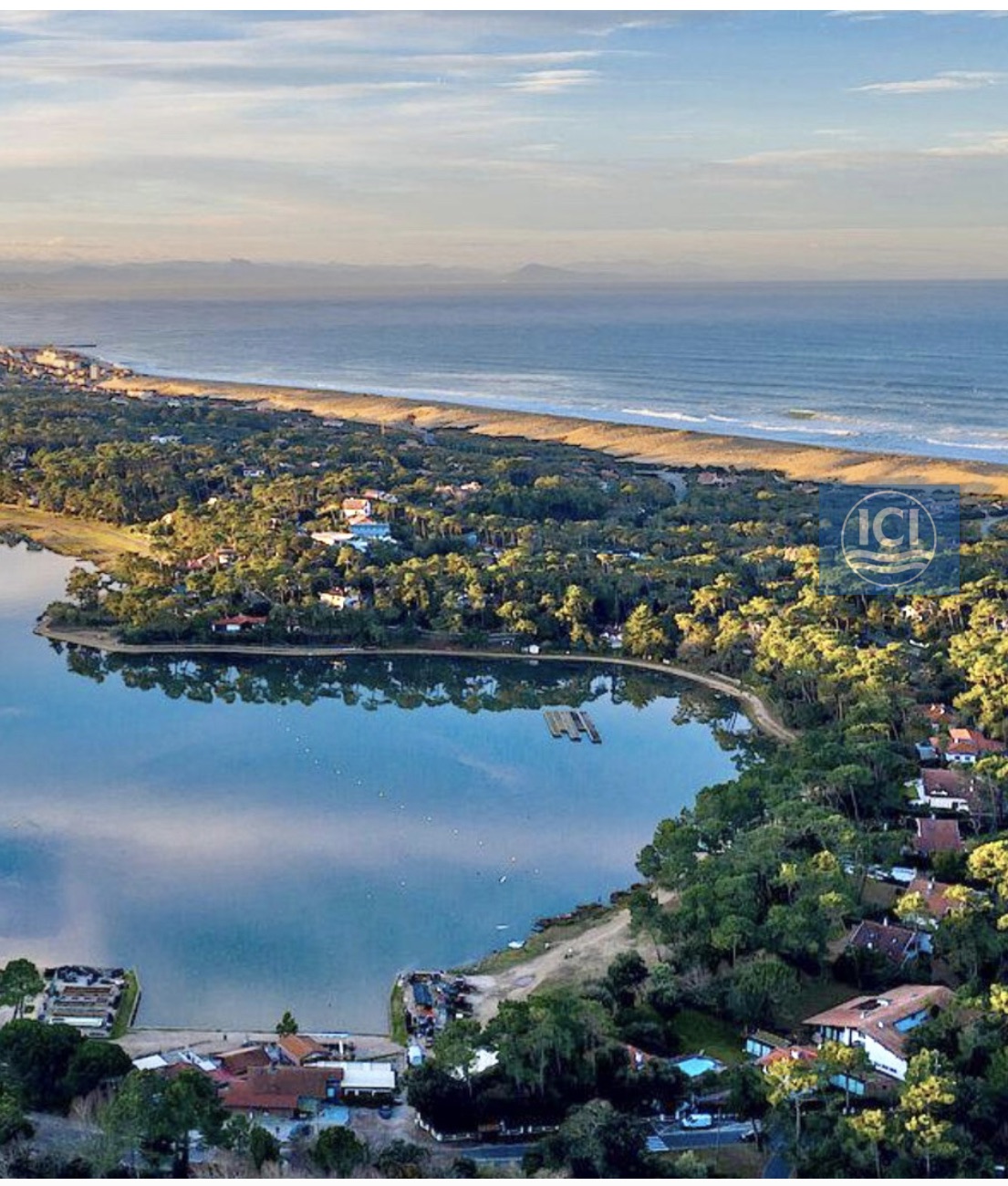 &nbsp;Just Sold,by our Team-&nbsp; "Gaviota Beach House", Exclusive Sales Mandate Hossegor Between Lake &amp; Ocean, comfortable 4/5 bed family home on 1650 sq. m. of wooded land. Quiet architect-designed retreat, original &amp; intimist.