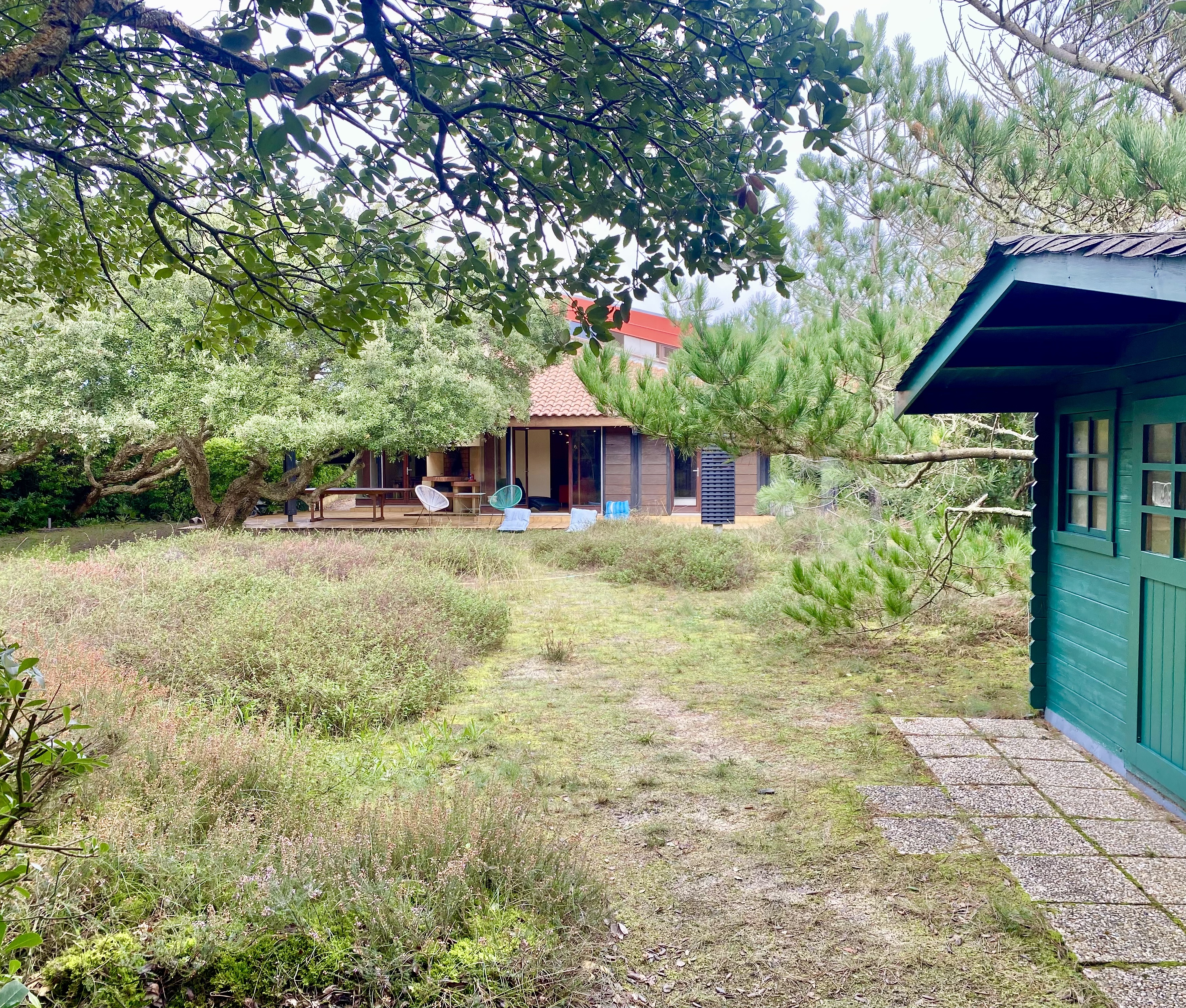 &nbsp;Just Sold,by our Team-&nbsp; "Gaviota Beach House", Exclusive Sales Mandate Hossegor Between Lake &amp; Ocean, comfortable 4/5 bed family home on 1650 sq. m. of wooded land. Quiet architect-designed retreat, original &amp; intimist.