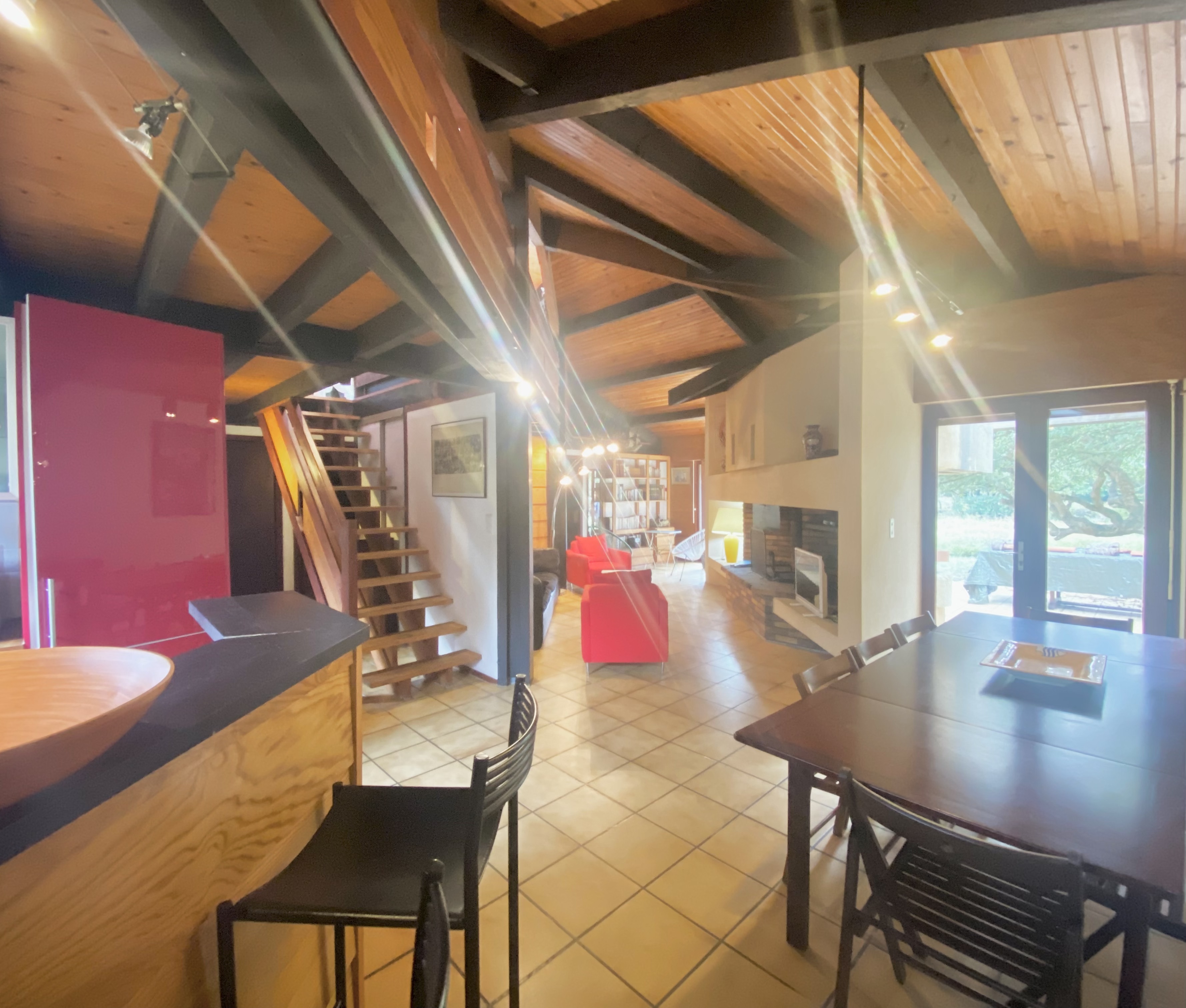 &nbsp;Just Sold,by our Team-&nbsp; "Gaviota Beach House", Exclusive Sales Mandate Hossegor Between Lake &amp; Ocean, comfortable 4/5 bed family home on 1650 sq. m. of wooded land. Quiet architect-designed retreat, original &amp; intimist.