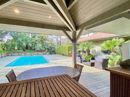SOLD BY OUR TEAM - &ldquo;Los Altos Modern House&rdquo; Sole Agent, Hossegor Golf / Center / Lake, Quiet, superb 5 bed / 4 bath architect-designed contemporary house offering heated swimming pool, poolhouse / outdoor kitchen, landscaped garden, space &amp; light;&nbsp; presented in perfect condition throughout.