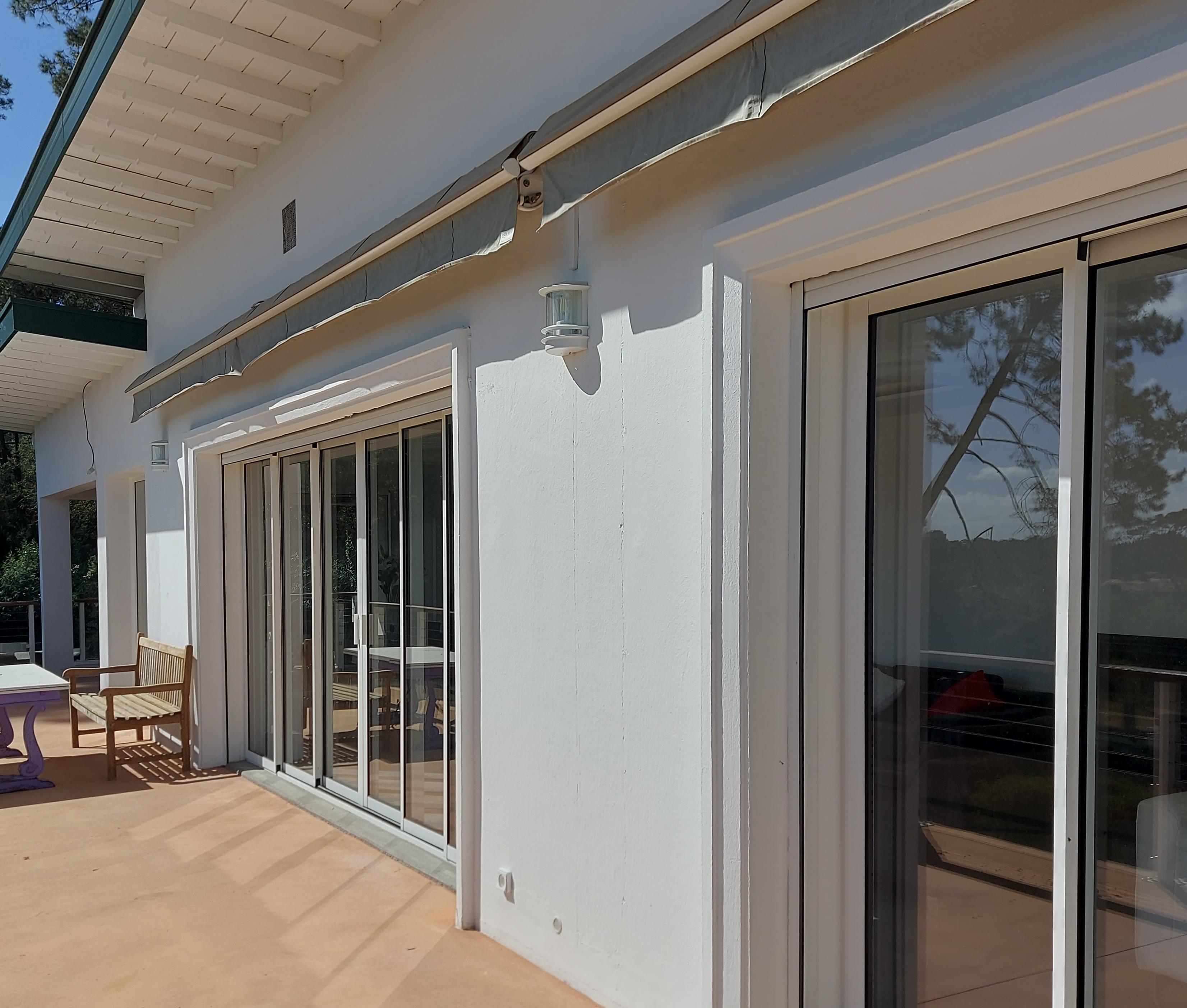 "Loma Vista Beach House" For Sale 4km Hossegor, golf &amp; beaches by bicycle, superb recently refurbished 4 bed / 3 bath villa with heated swimming pool set on 2700 sq. m. of land - unique, dominant position &amp; unobstructed views!... &pound; 1,925,000