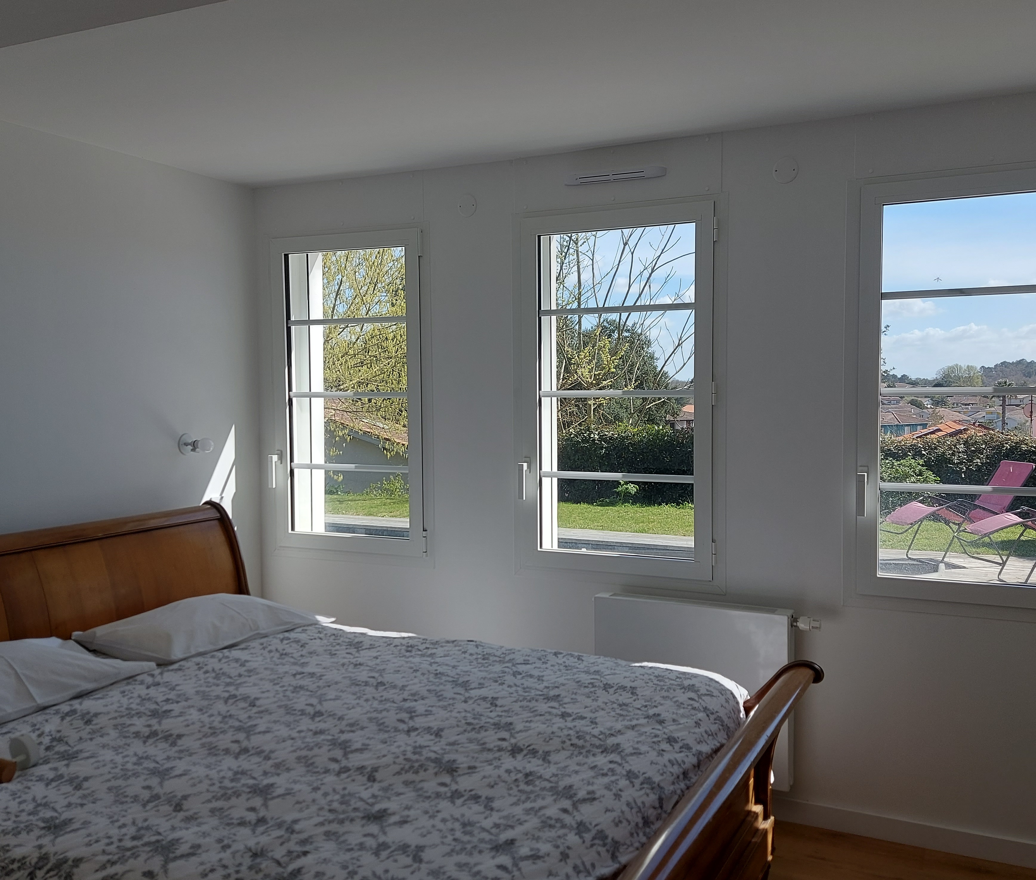 "Loma Vista Beach House" For Sale 4km Hossegor, golf &amp; beaches by bicycle, superb recently refurbished 4 bed / 3 bath villa with heated swimming pool set on 2700 sq. m. of land - unique, dominant position &amp; unobstructed views!... &pound; 1,925,000