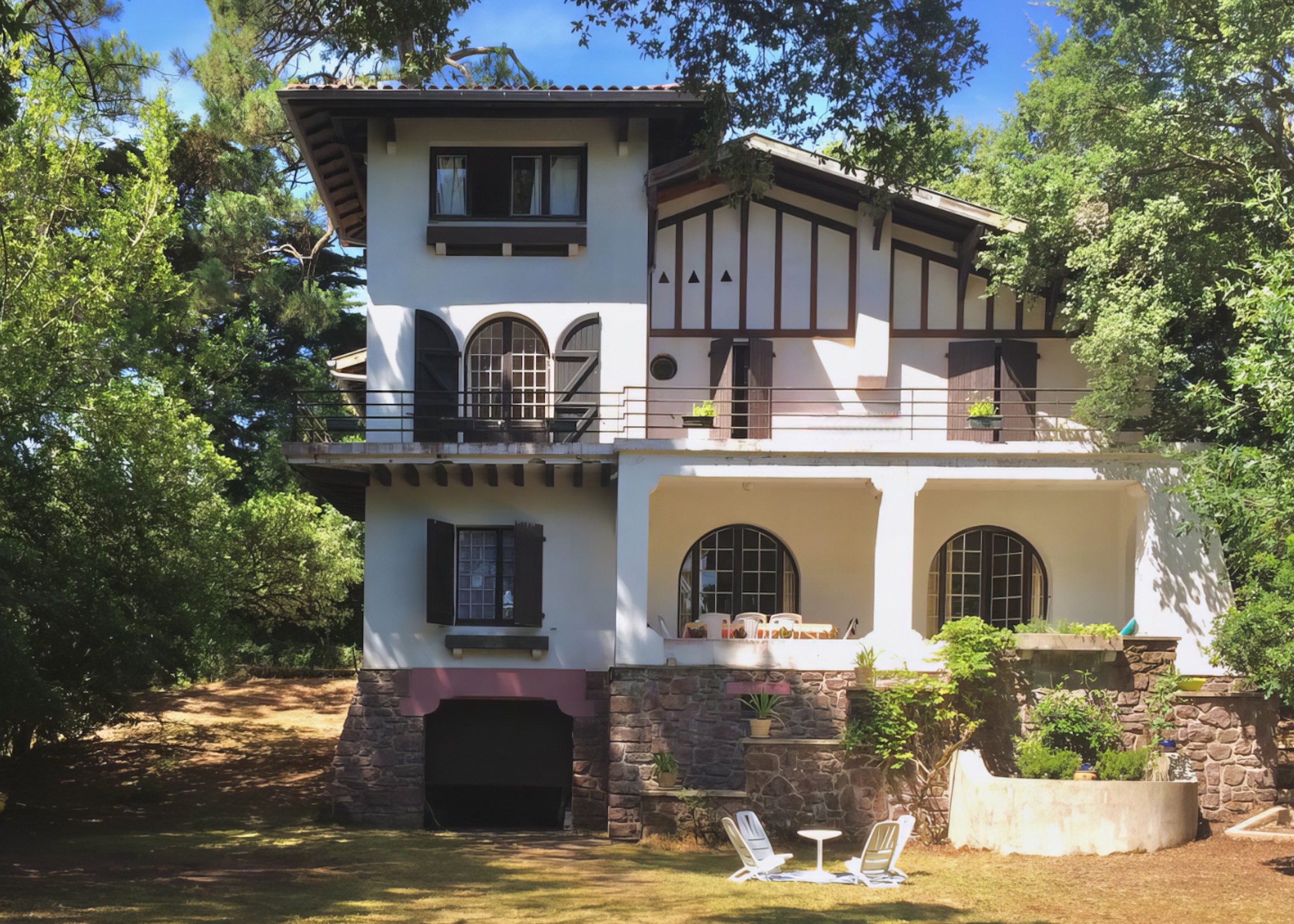 "Mimosa Historic Villa" For Sale Hossegor Lake / Ocean / Centre by Foot, authentic Basco-Landaise built in 1926 by famous architect Robert Maurice, set on 1150 sq. m. of land; intimist, quiet &amp; elegant, one of the most beautiful listed Hossegor villas, perfectly located and oriented... &pound; 2,485,000
