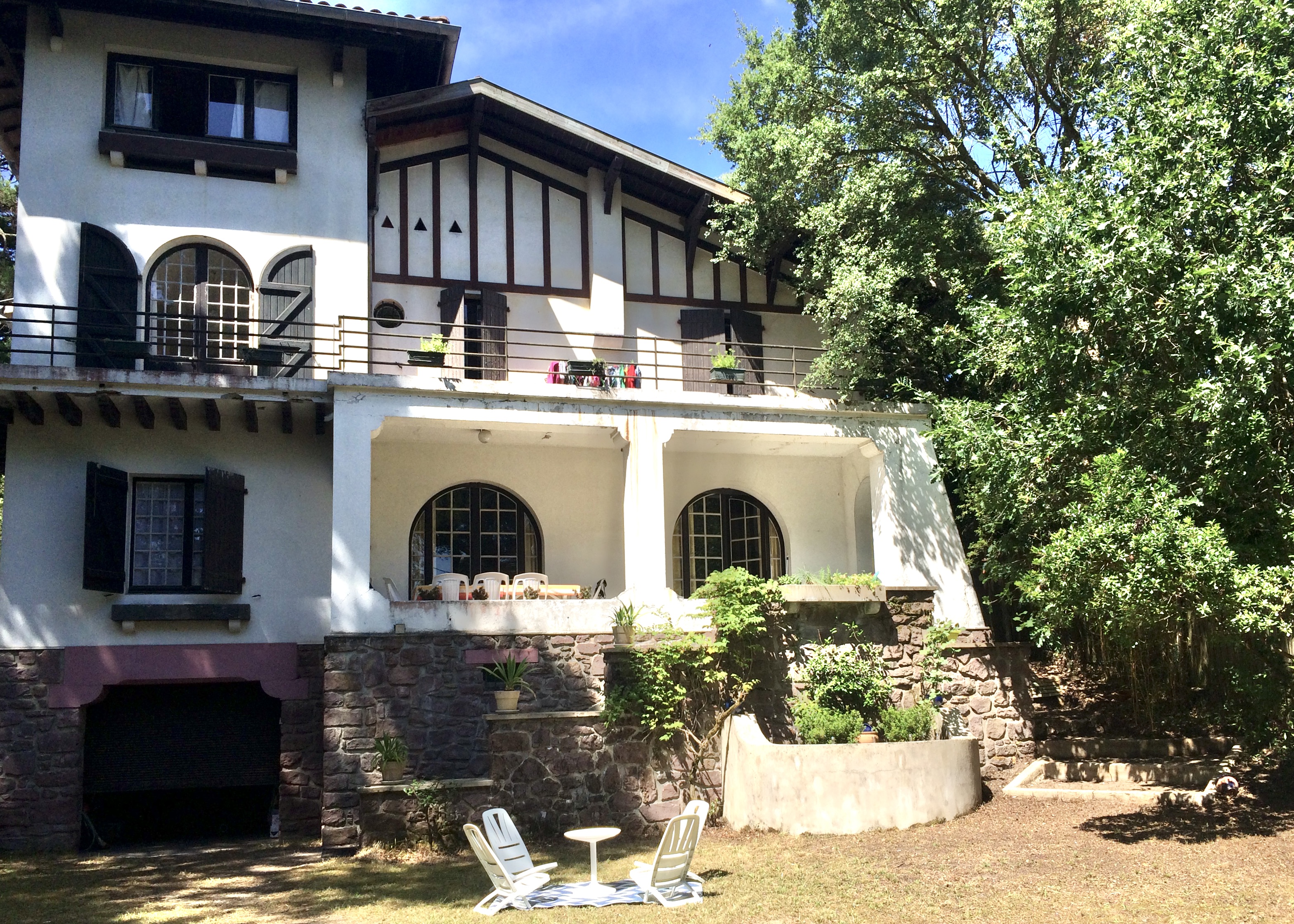 "Mimosa Historic Villa" For Sale Hossegor Lake / Ocean / Centre by Foot, authentic Basco-Landaise built in 1926 by famous architect Robert Maurice, set on 1150 sq. m. of land; intimist, quiet &amp; elegant, one of the most beautiful listed Hossegor villas, perfectly located and oriented... &pound; 2,485,000